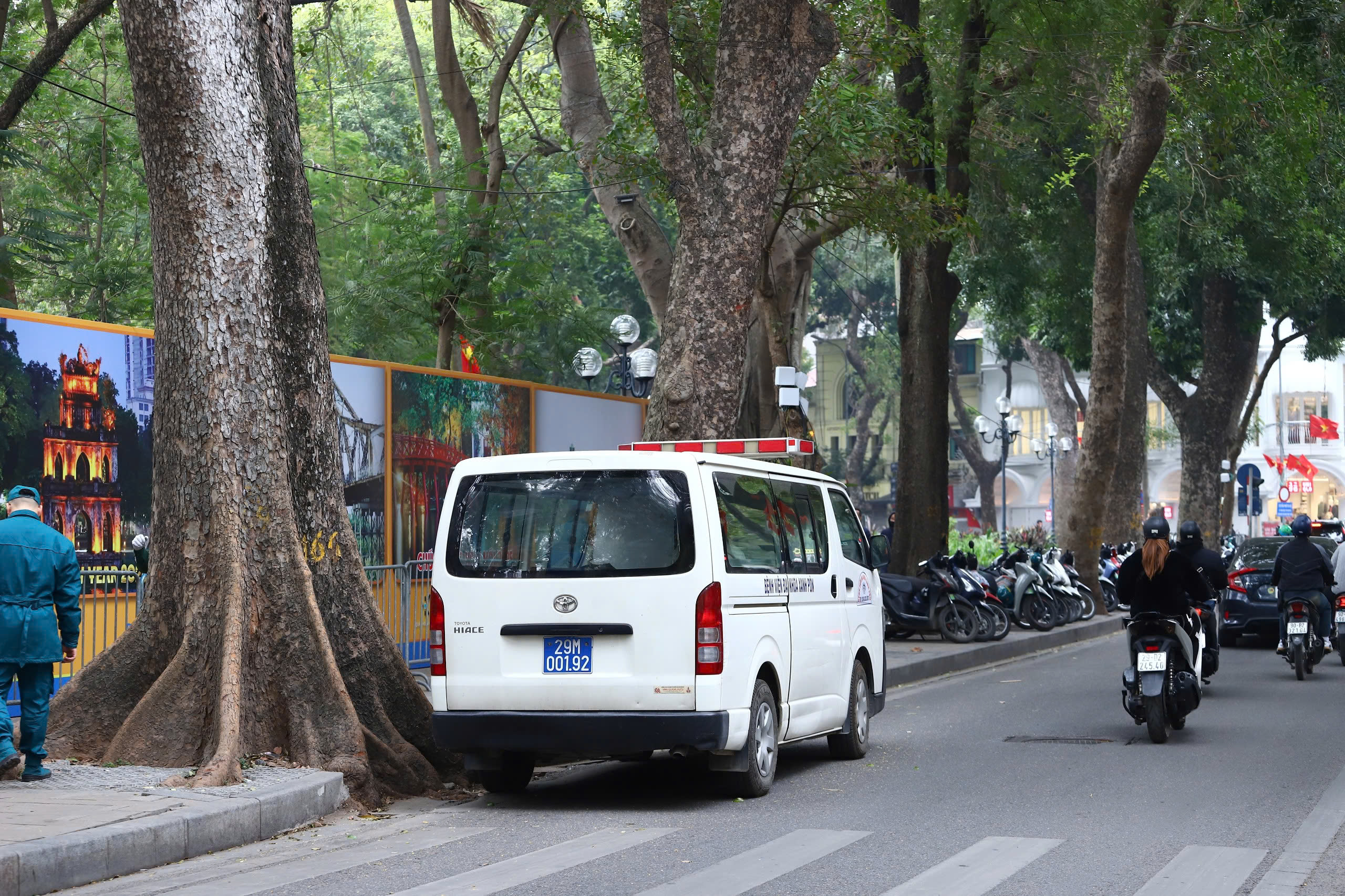 Trận địa ph&aacute;o hoa b&ecirc;n hồ Gươm sẵn s&agrave;ng khai hoả ch&agrave;o năm mới- Ảnh 9.