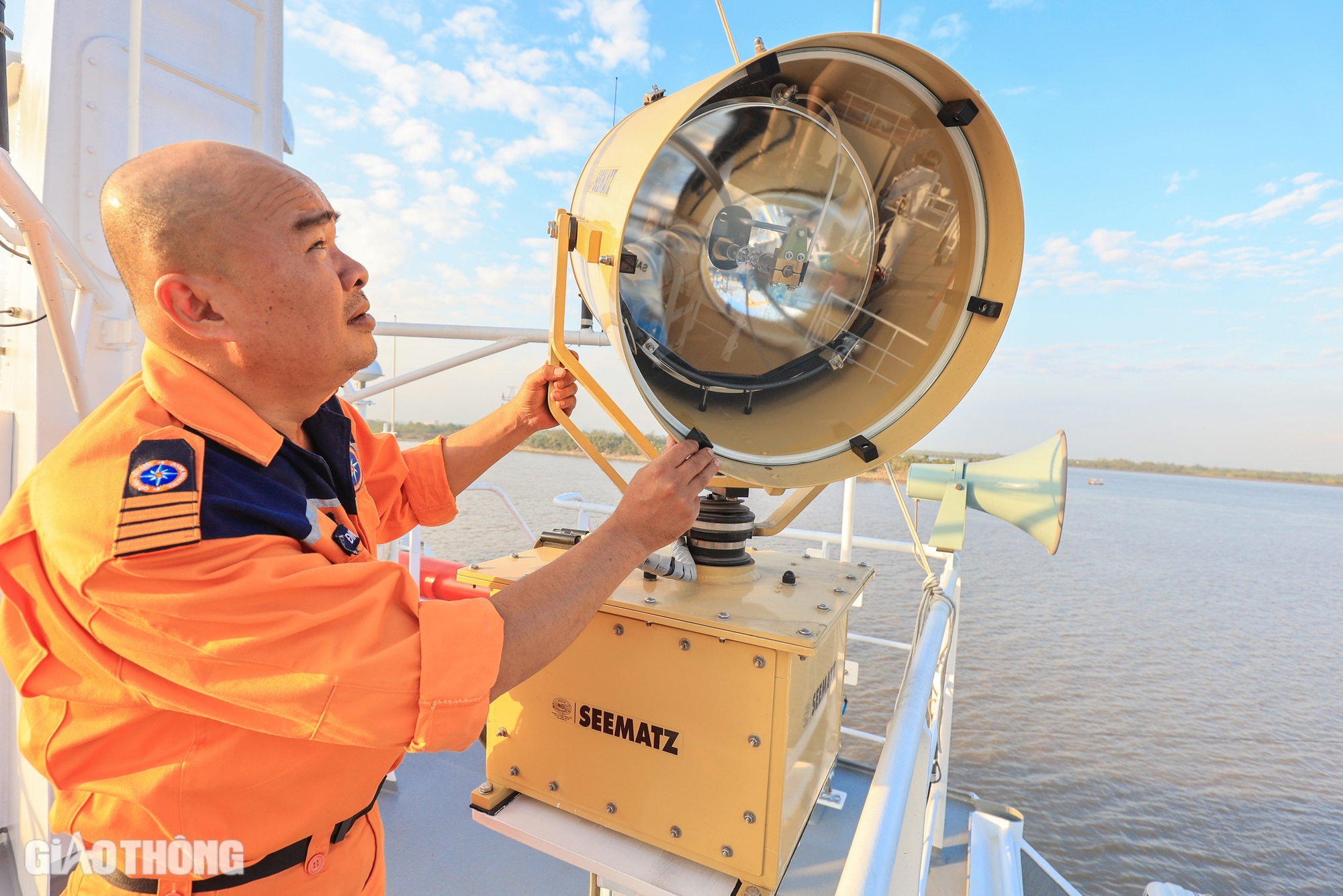 Mục sở thị t&agrave;u t&igrave;m kiếm cứu nạn lớn nhất Việt Nam- Ảnh 8.