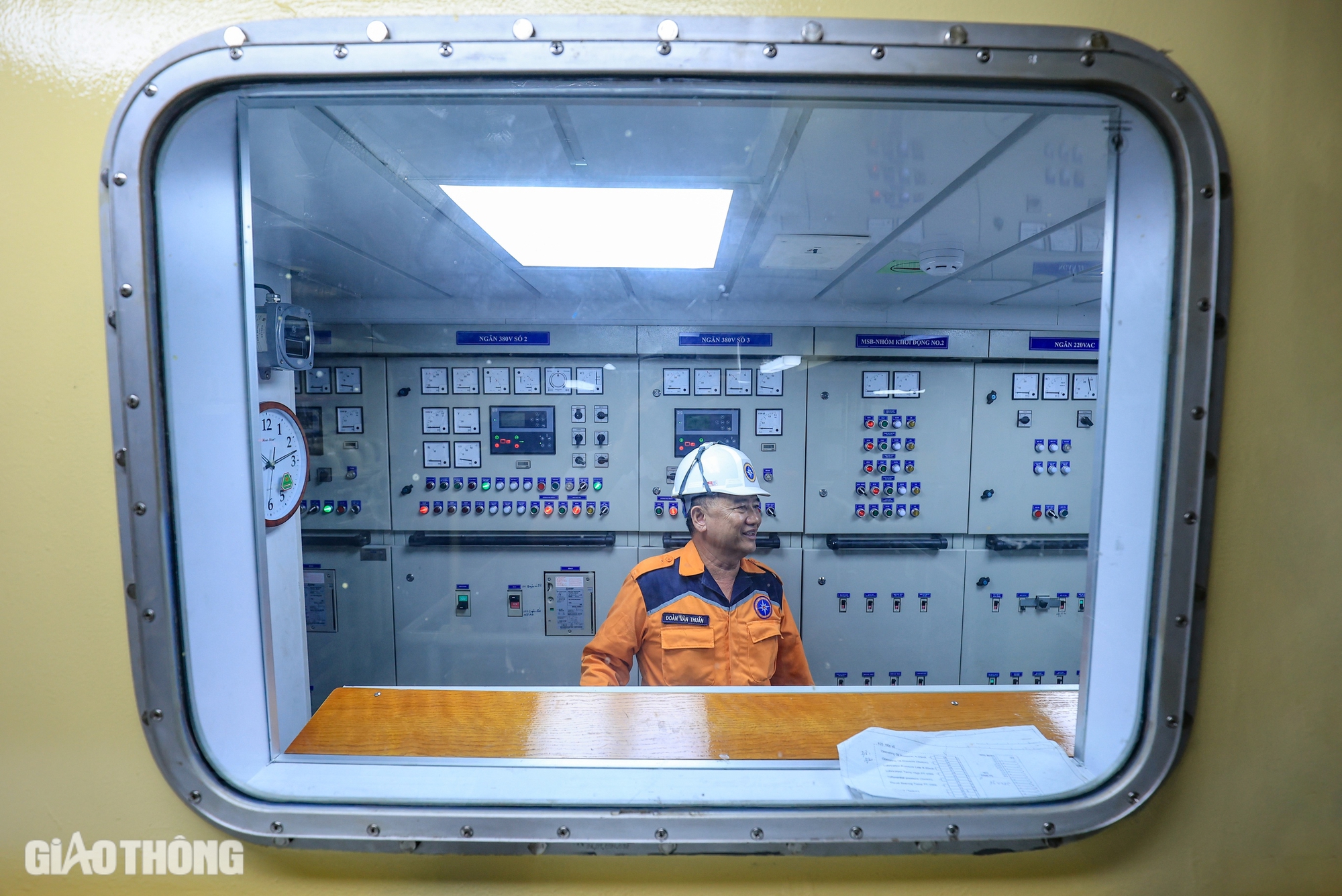 Mục sở thị t&agrave;u t&igrave;m kiếm cứu nạn lớn nhất Việt Nam- Ảnh 13.