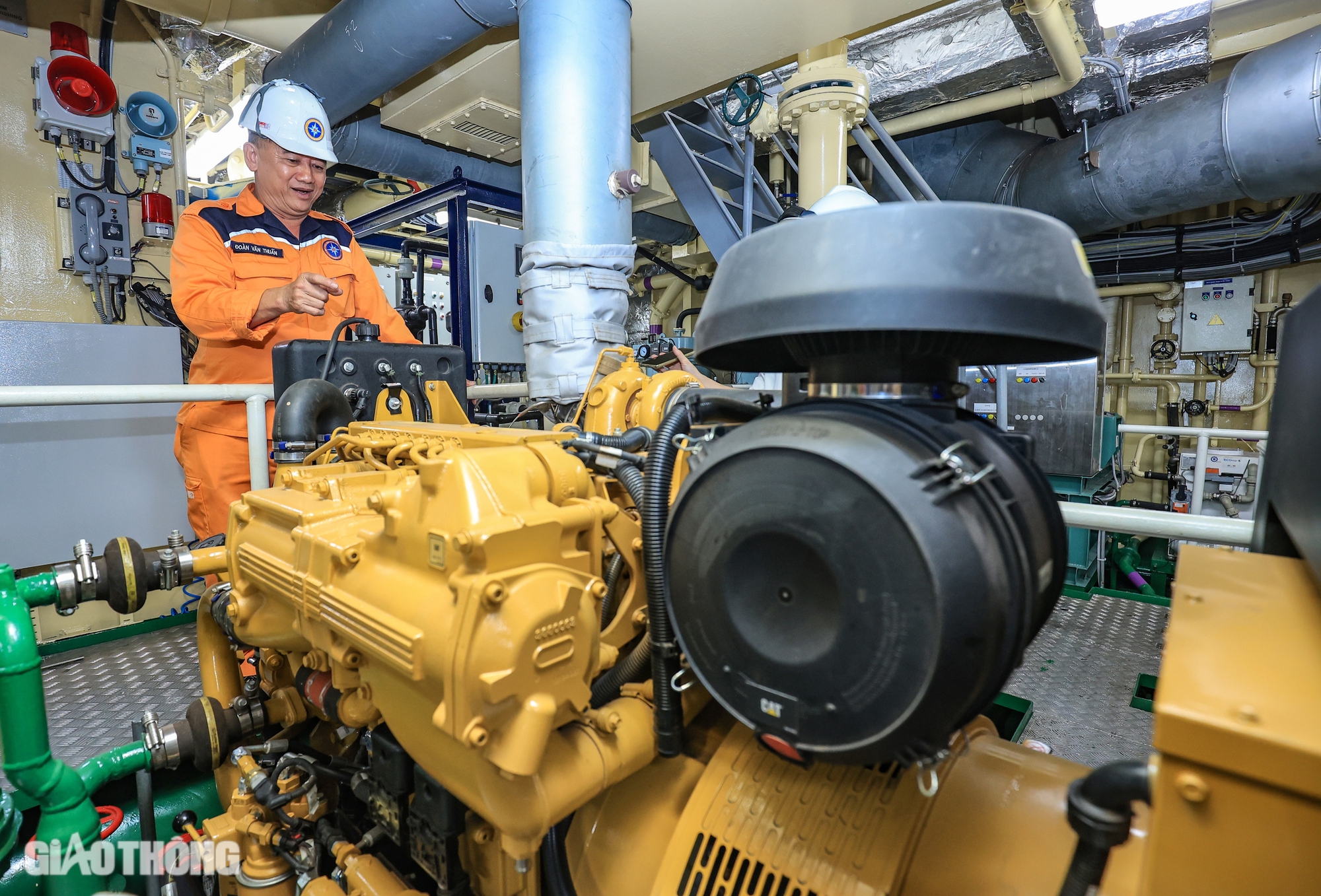 Mục sở thị t&agrave;u t&igrave;m kiếm cứu nạn lớn nhất Việt Nam- Ảnh 15.