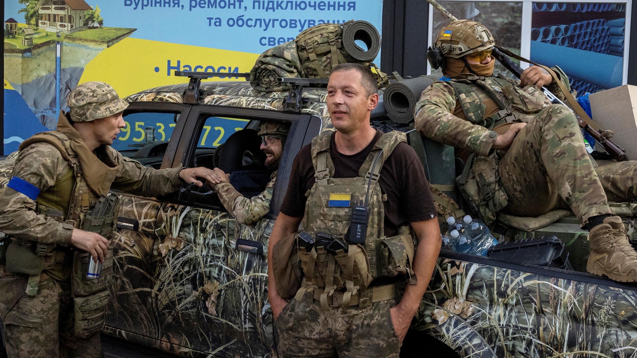Reuters: Thiếu hụt qu&acirc;n nghi&ecirc;m trọng, Ukraine tuyển lại cả l&iacute;nh từng đ&agrave;o ngũ- Ảnh 2.
