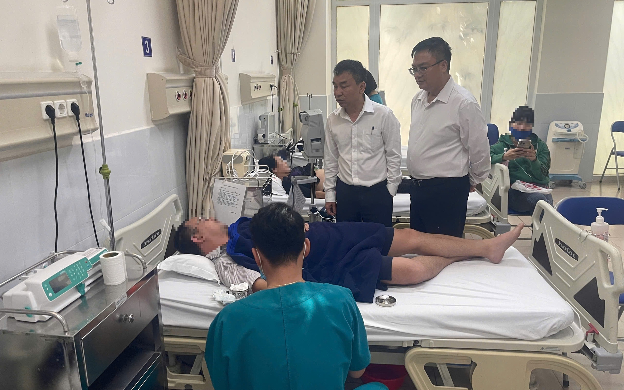 TP.HCM: 33 học sinh nghi ngộ độc thực phẩm sau khi ăn bánh mì- Ảnh 2. Phạt chủ tiệm bánh mì gây ngộ độc ở Vũng Tàu 125 triệu đồng