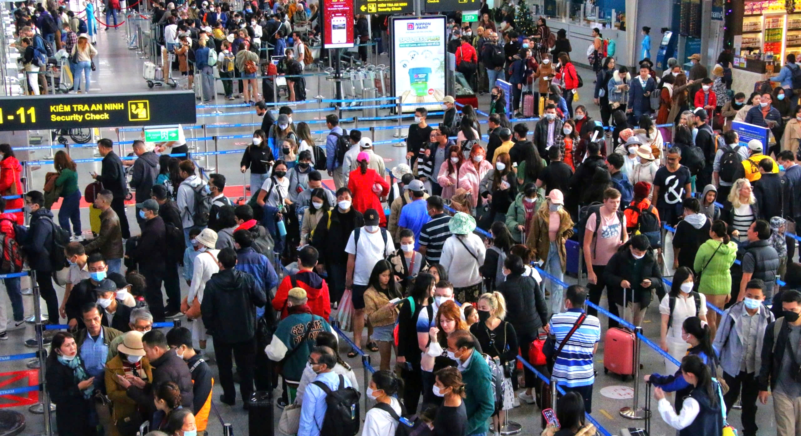 Cảng h&agrave;ng kh&ocirc;ng Đ&agrave; Nẵng siết chặt quản l&yacute; dịch vụ lối đi ưu ti&ecirc;n- Ảnh 1.