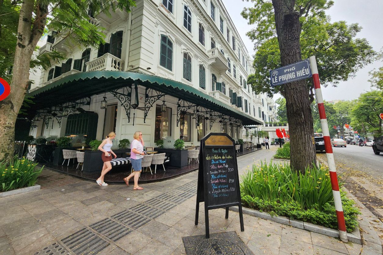 H&agrave; Nội nghi&ecirc;n cứu cho thu&ecirc; vỉa h&egrave; 123 tuyến phố- Ảnh 1.