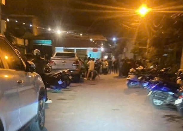 C&ocirc;ng an H&ograve;a B&igrave;nh th&ocirc;ng tin vụ thầy gi&aacute;o trường chuy&ecirc;n bị h&agrave;ng x&oacute;m đ&acirc;m tử vong- Ảnh 2.