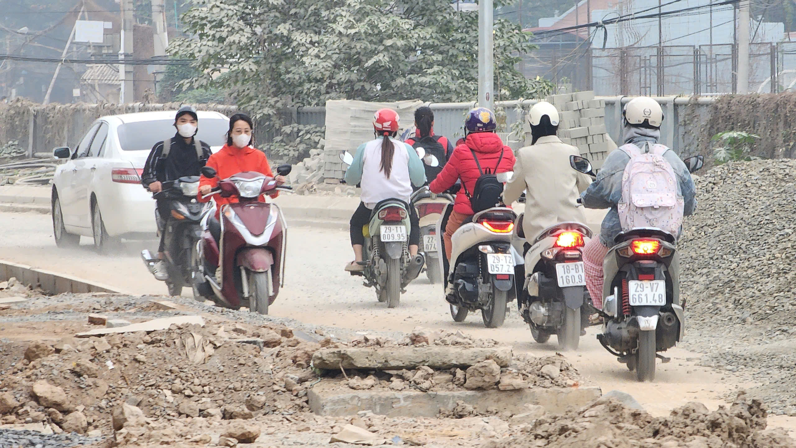 Dân khổ vì dự án nghìn tỷ thi công kiểu đối phó giữa Thủ đô- Ảnh 18. Dân khổ vì dự án nghìn tỷ thi công kiểu đối phó giữa Thủ đô- Ảnh 18.