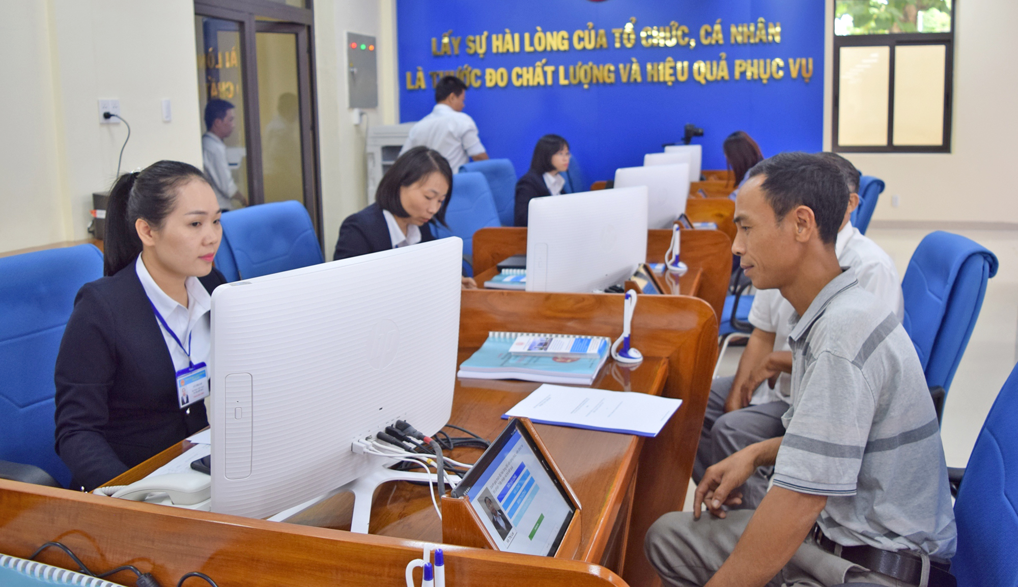 Loại bỏ tâm lý ngại thay đổi khi sắp xếp bộ máy - Ảnh 2. Loại bỏ tâm lý ngại thay đổi khi sắp xếp bộ máy - Ảnh 2.