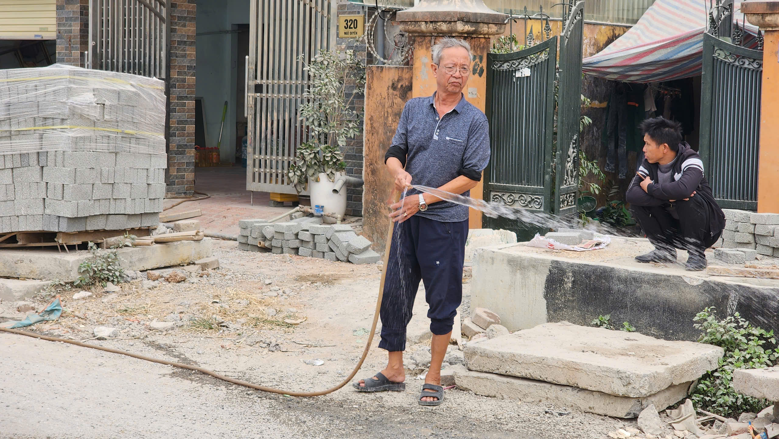 Dân khổ vì dự án nghìn tỷ thi công kiểu đối phó giữa Thủ đô- Ảnh 5. Dân khổ vì dự án nghìn tỷ thi công kiểu đối phó giữa Thủ đô- Ảnh 5.