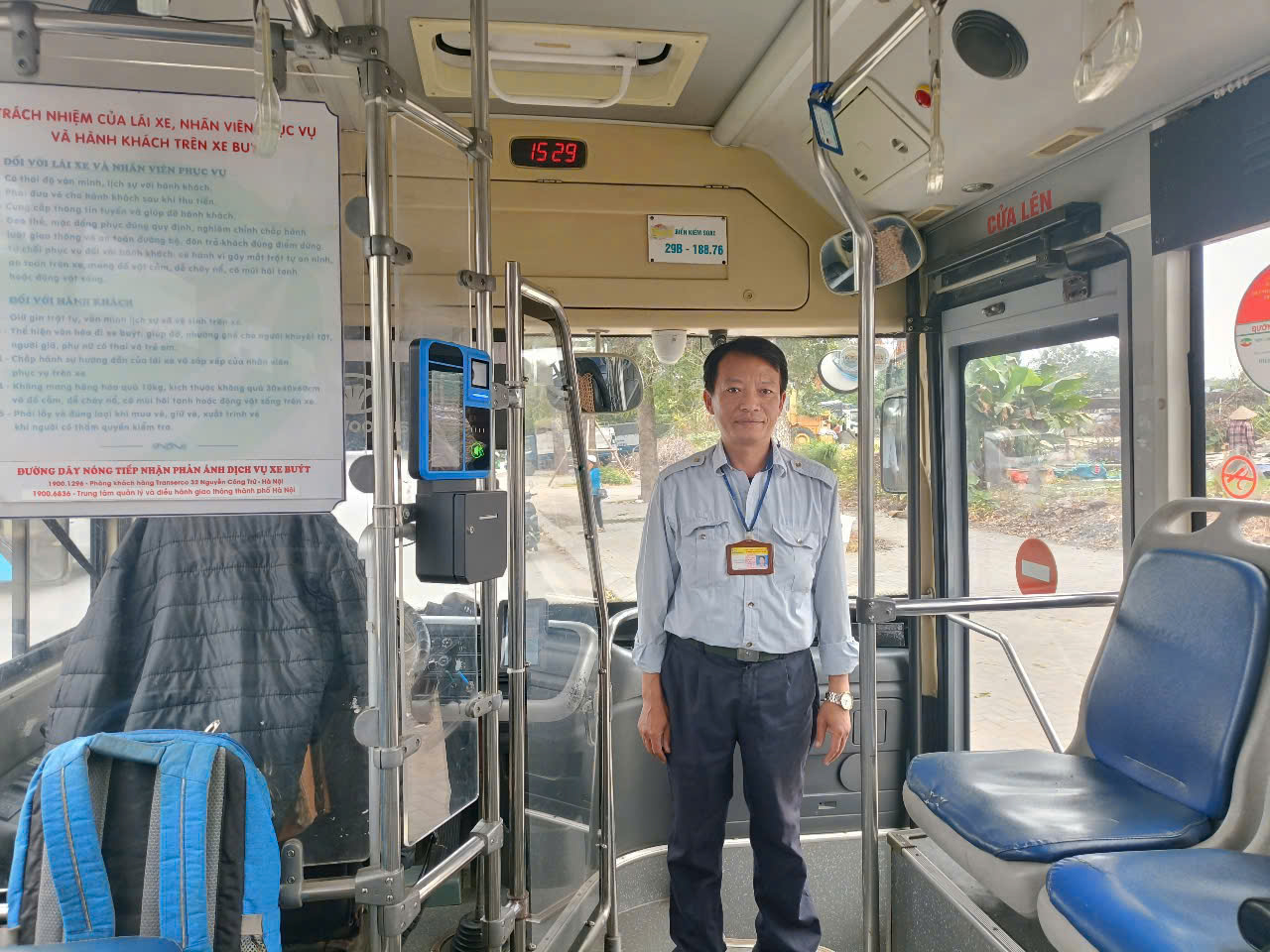 Kh&aacute;ch "đ&atilde;ng tr&iacute;" qu&ecirc;n hơn 20 triệu đồng tr&ecirc;n xe bu&yacute;t- Ảnh 2.