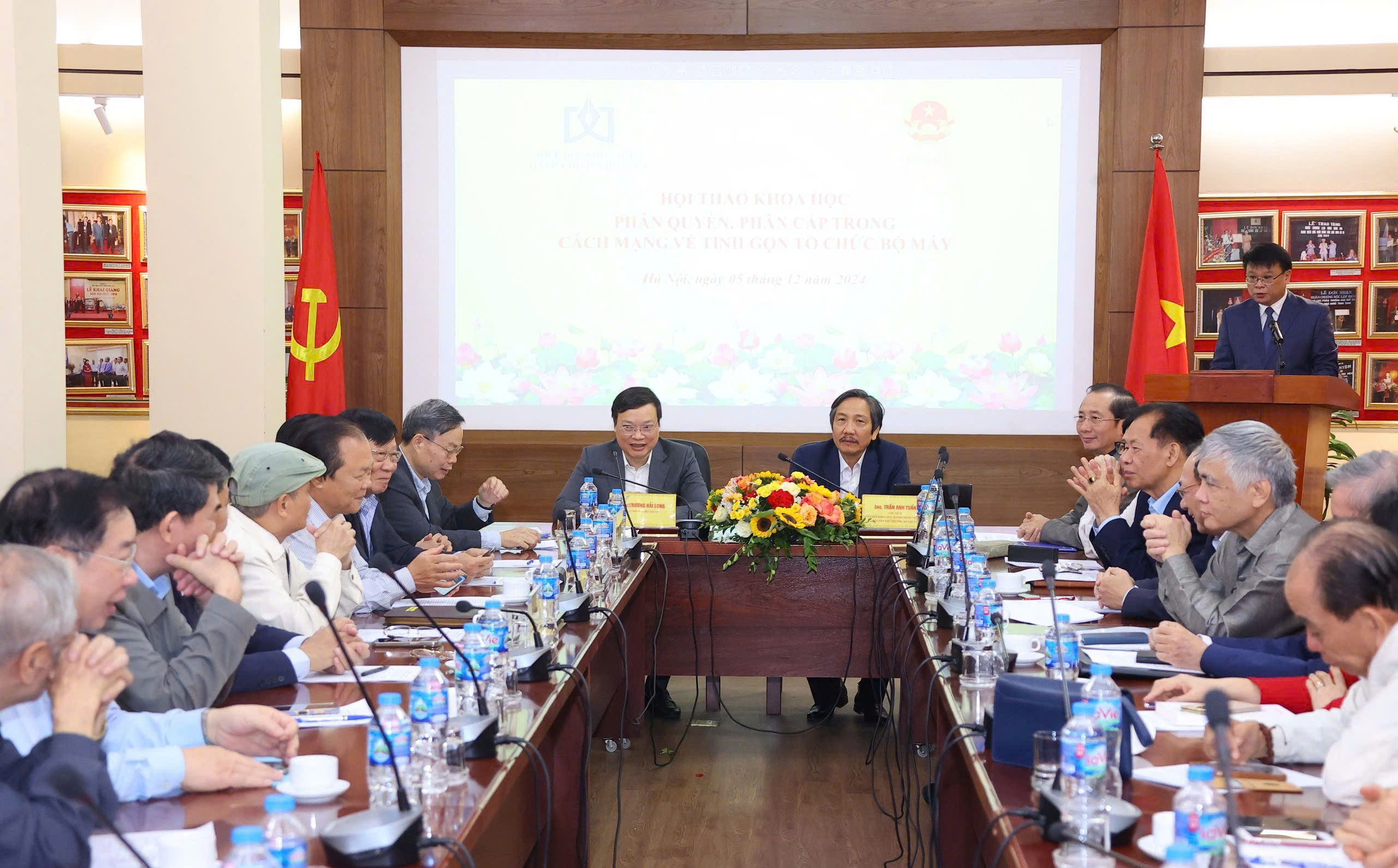 Tinh giản l&agrave; gấp r&uacute;t rồi, bộ m&aacute;y đ&ocirc;ng qu&aacute;!- Ảnh 1.