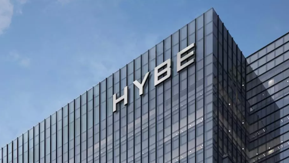 Một năm đầy sóng gió của HYBE: Đấu tố nội bộ, cáo buộc bóc lột cho tới mua giải- Ảnh 1. Một năm đầy sóng gió của HYBE: Đấu tố nội bộ, cáo buộc bóc lột cho tới mua giải- Ảnh 1.