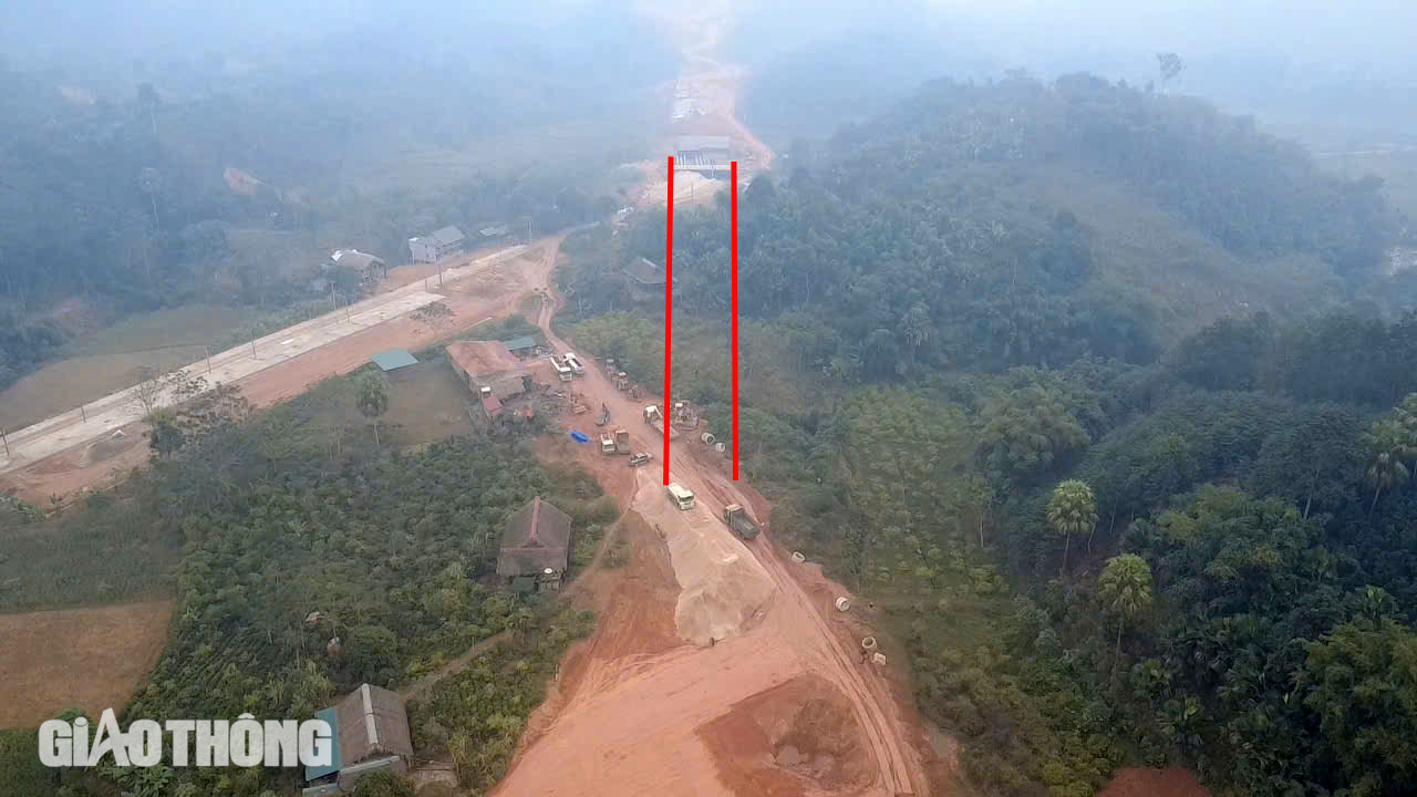 Những n&uacute;t thắt nguy cơ g&acirc;y "vỡ" tiến độ cao tốc Tuy&ecirc;n Quang - H&agrave; Giang- Ảnh 9.