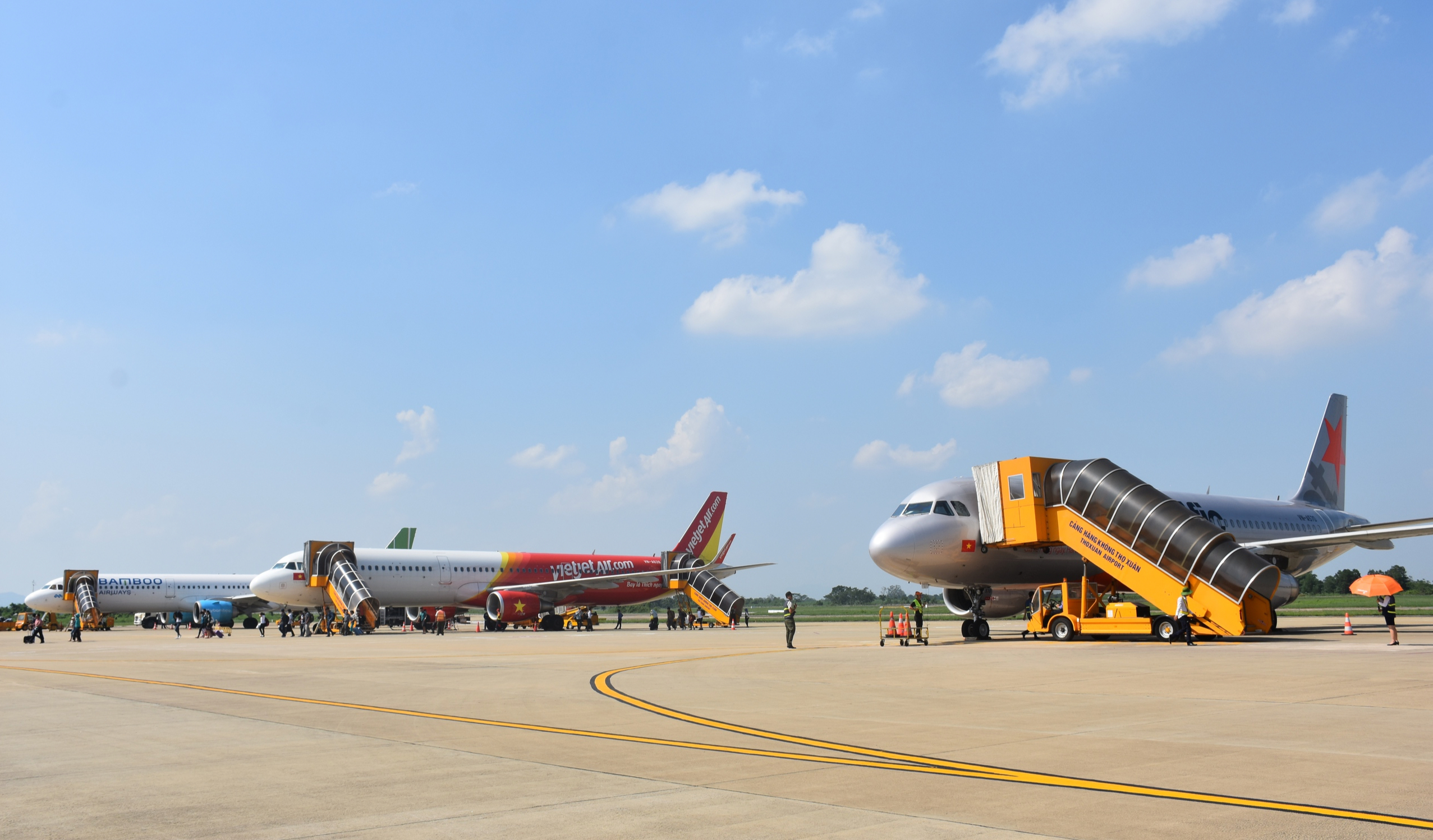 Nhiều dịch vụ h&agrave;ng kh&ocirc;ng sắp phải định gi&aacute;- Ảnh 1.