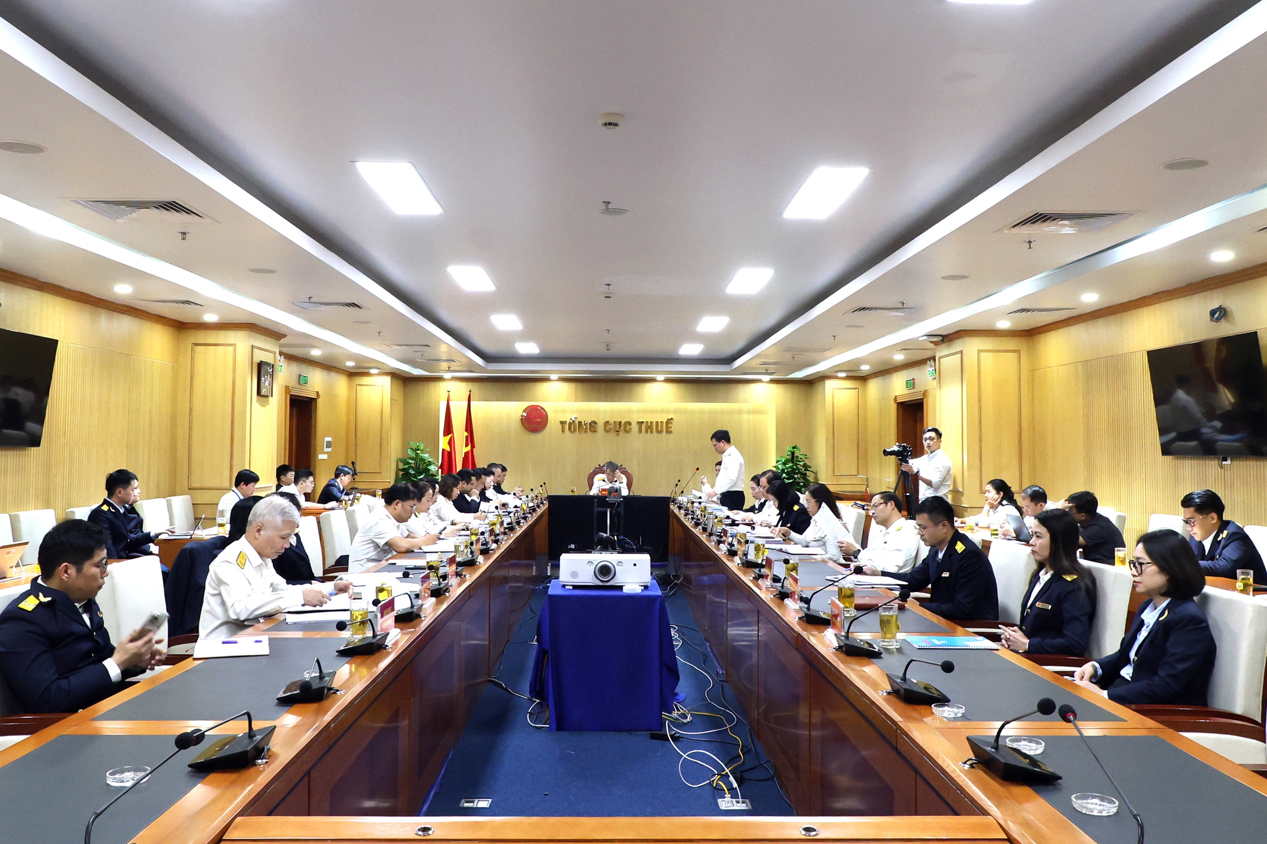 Thuế thu nhập c&aacute; nh&acirc;n 11 th&aacute;ng cao hơn dự to&aacute;n cả năm 2025- Ảnh 1.