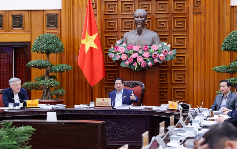 Thủ tướng: Ho&agrave;n thiện quy hoạch đường sắt đ&ocirc; thị với tầm nh&igrave;n xa, hiện đại- Ảnh 4.