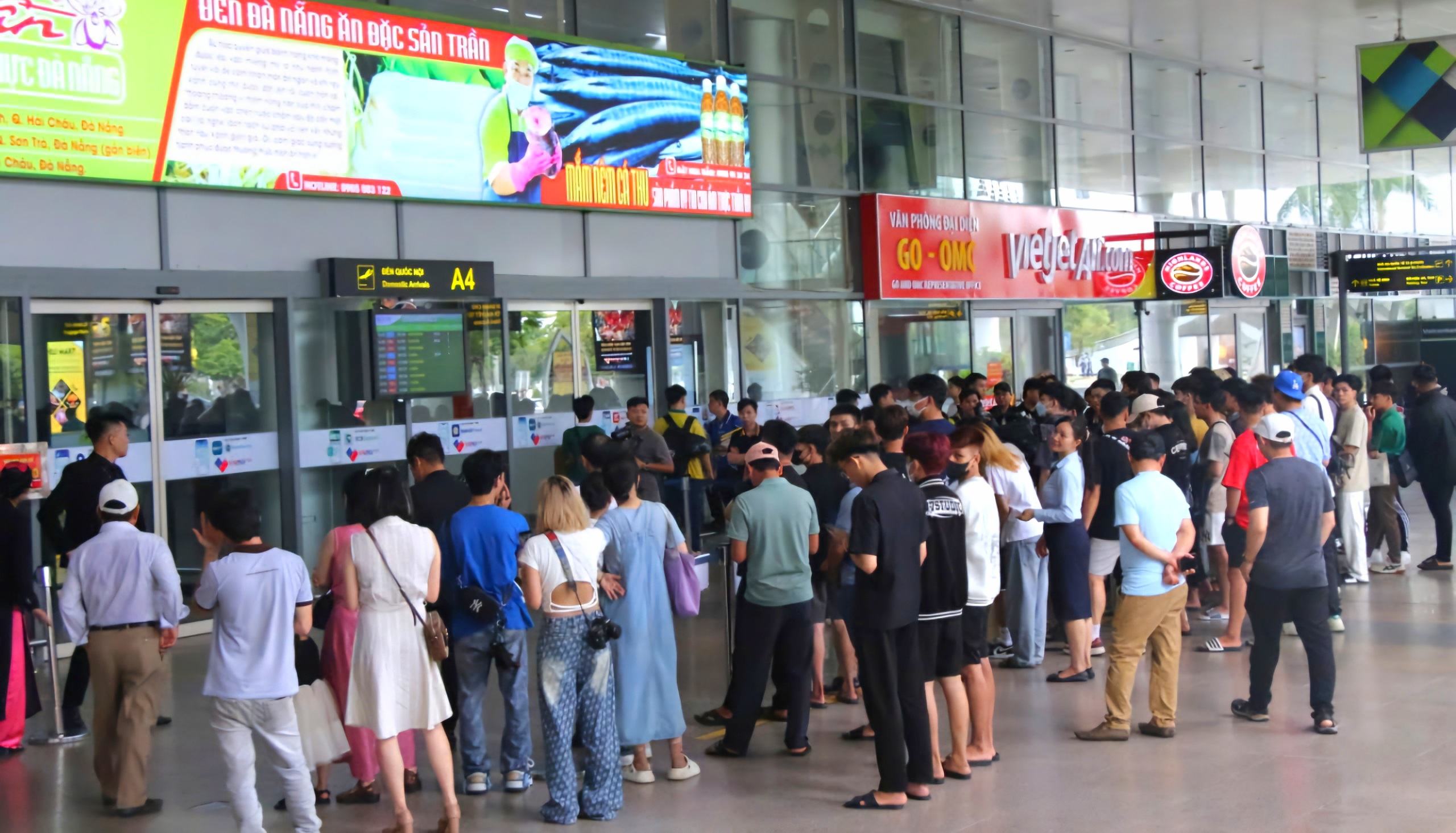 Cảng h&agrave;ng kh&ocirc;ng Đ&agrave; Nẵng căn cứ v&agrave;o đ&acirc;u để thu ph&iacute; lối đi ưu ti&ecirc;n?- Ảnh 1.