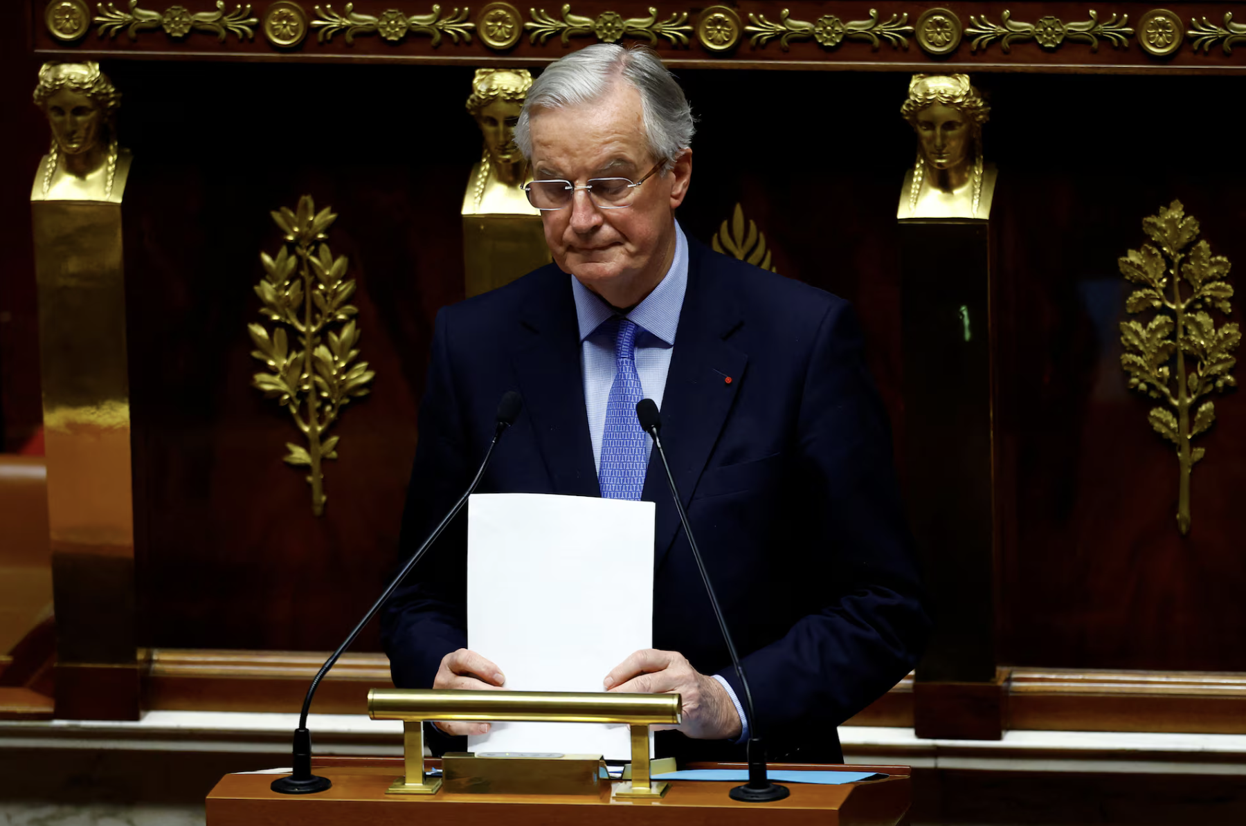 Ch&iacute;nh phủ Ph&aacute;p bị Quốc hội lật đổ, chuyện g&igrave; xảy ra tiếp theo?- Ảnh 1.