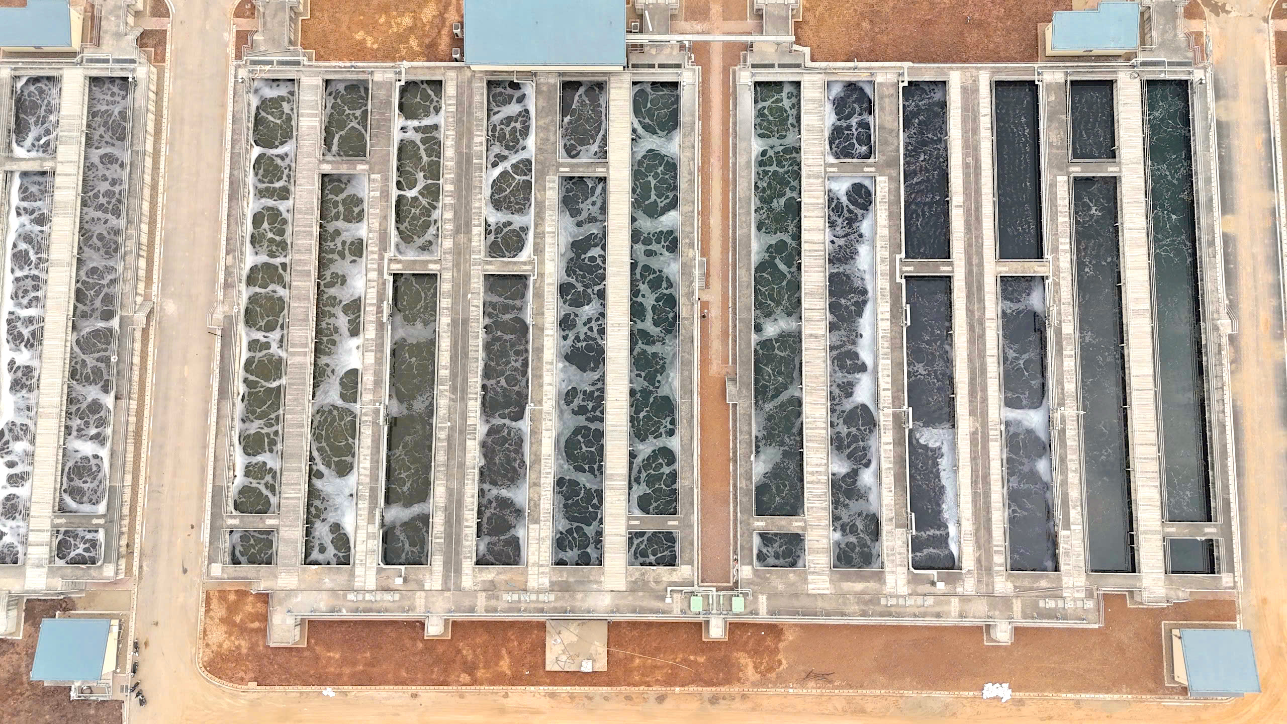 Cận cảnh nh&agrave; m&aacute;y l&agrave;m nhiệm vụ hồi sinh s&ocirc;ng T&ocirc; Lịch nhờ nước hồ T&acirc;y- Ảnh 6.