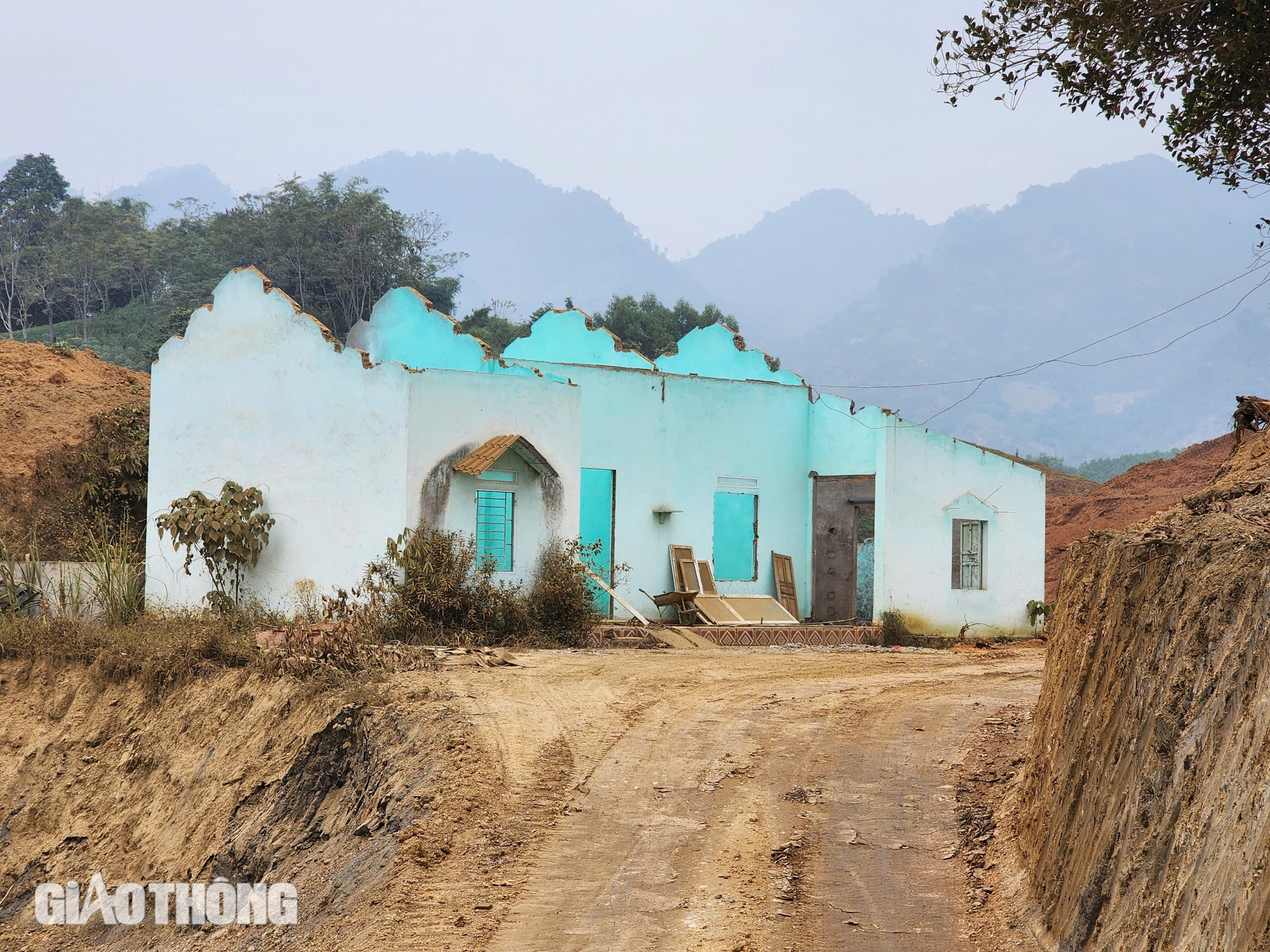 Những n&uacute;t thắt nguy cơ g&acirc;y "vỡ" tiến độ cao tốc Tuy&ecirc;n Quang - H&agrave; Giang- Ảnh 3.