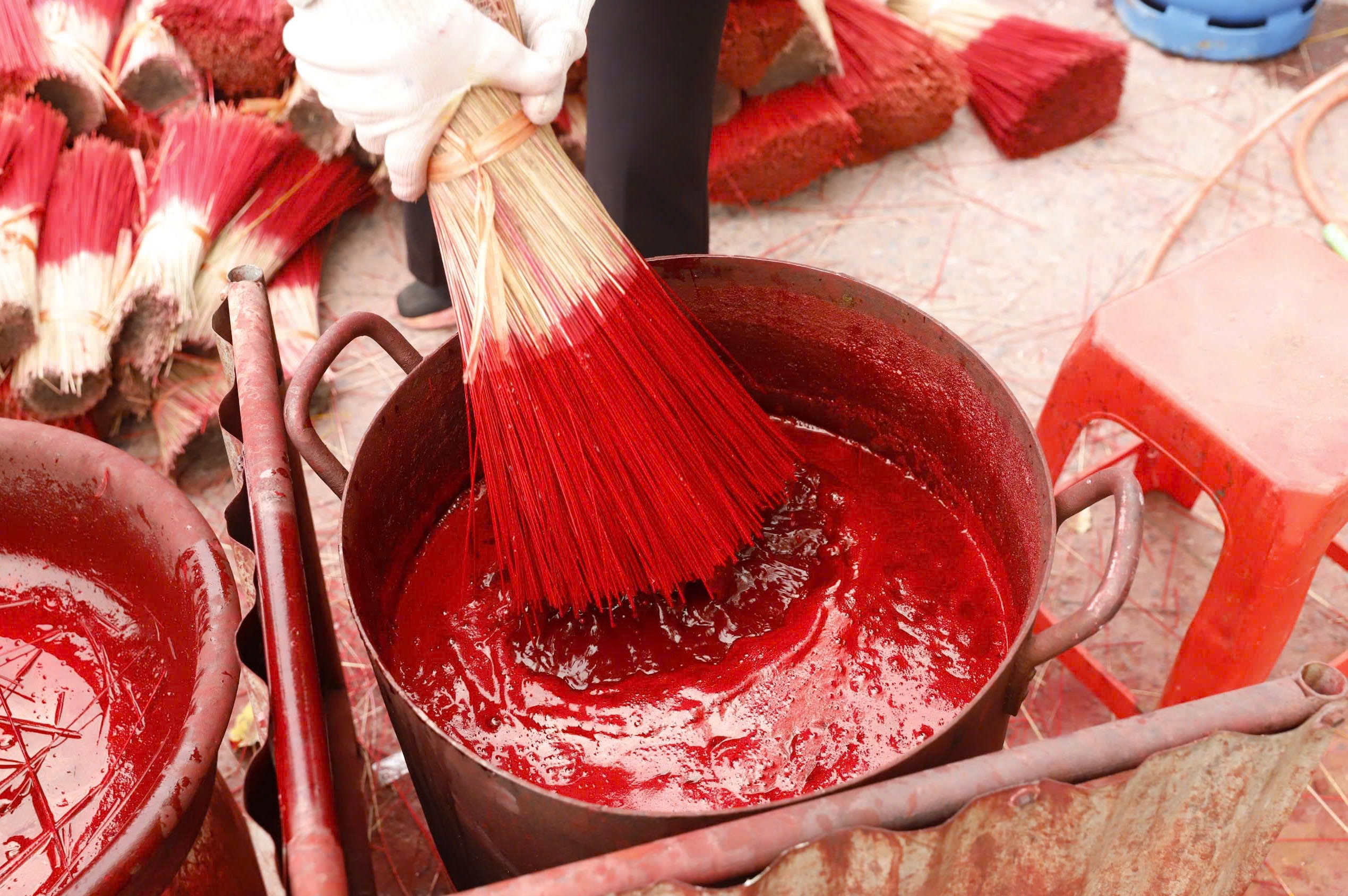 Làng làm hương thủ công lớn nhất Hà Nội tất bật chuẩn bị hàng Tết- Ảnh 7. Làng làm hương thủ công lớn nhất Hà Nội tất bật chuẩn bị hàng Tết- Ảnh 7.