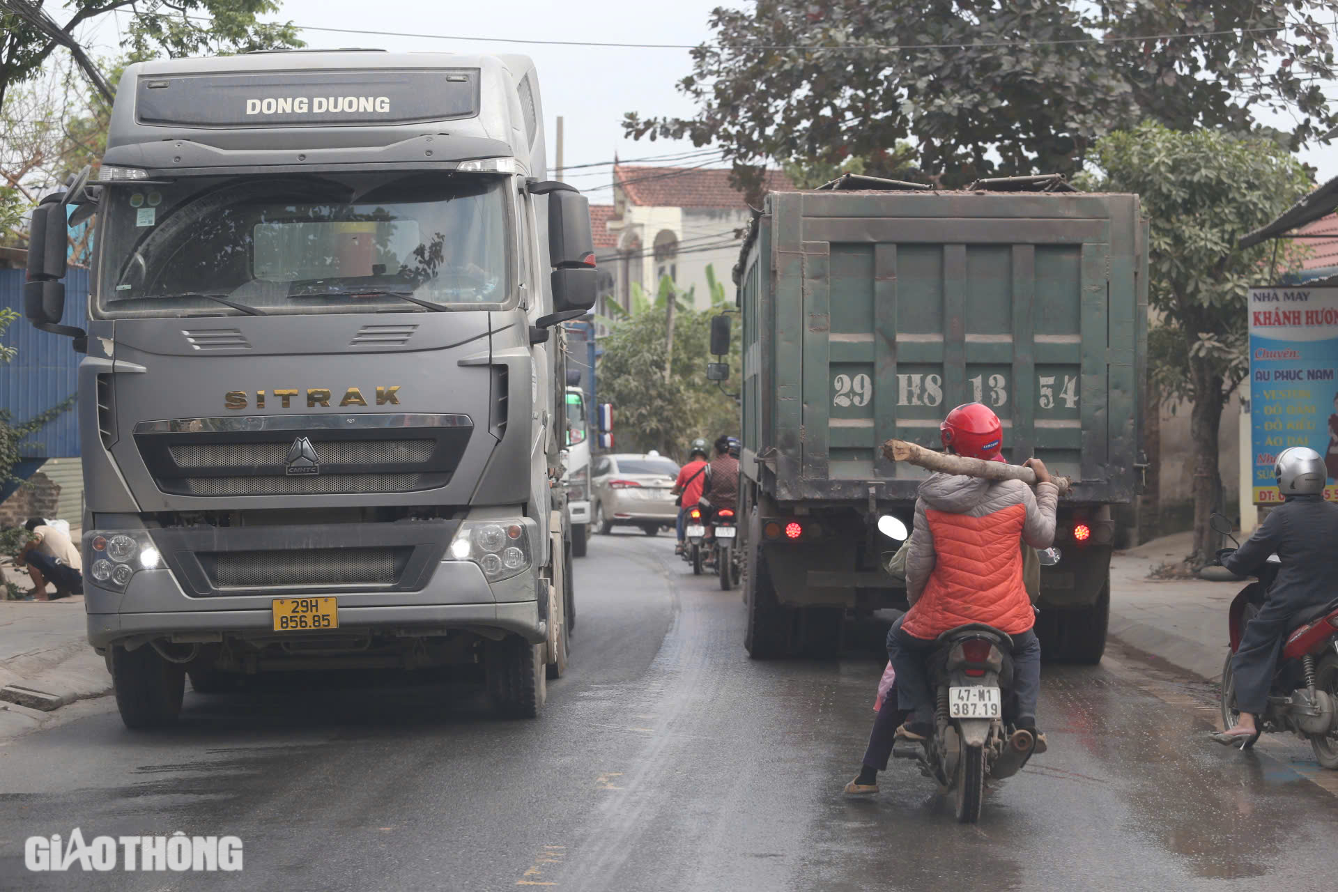 Người d&acirc;n khốn khổ lưu th&ocirc;ng tr&ecirc;n đường tỉnh 261 ở Th&aacute;i Nguy&ecirc;n- Ảnh 3.