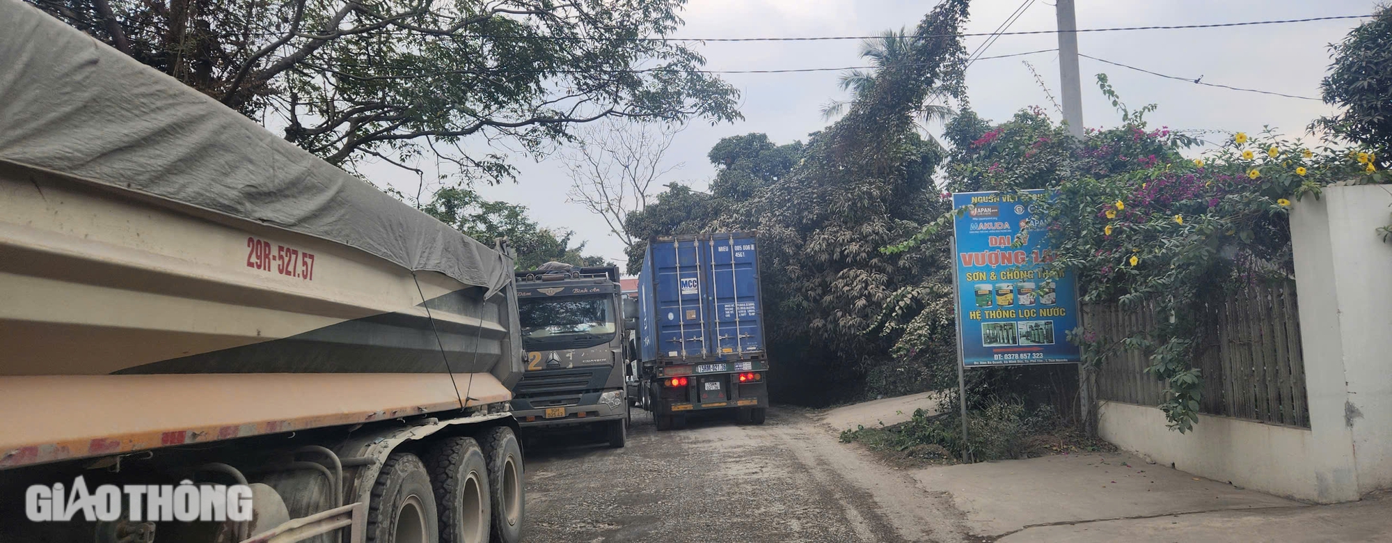 Người d&acirc;n khốn khổ lưu th&ocirc;ng tr&ecirc;n đường tỉnh 261 ở Th&aacute;i Nguy&ecirc;n- Ảnh 2.