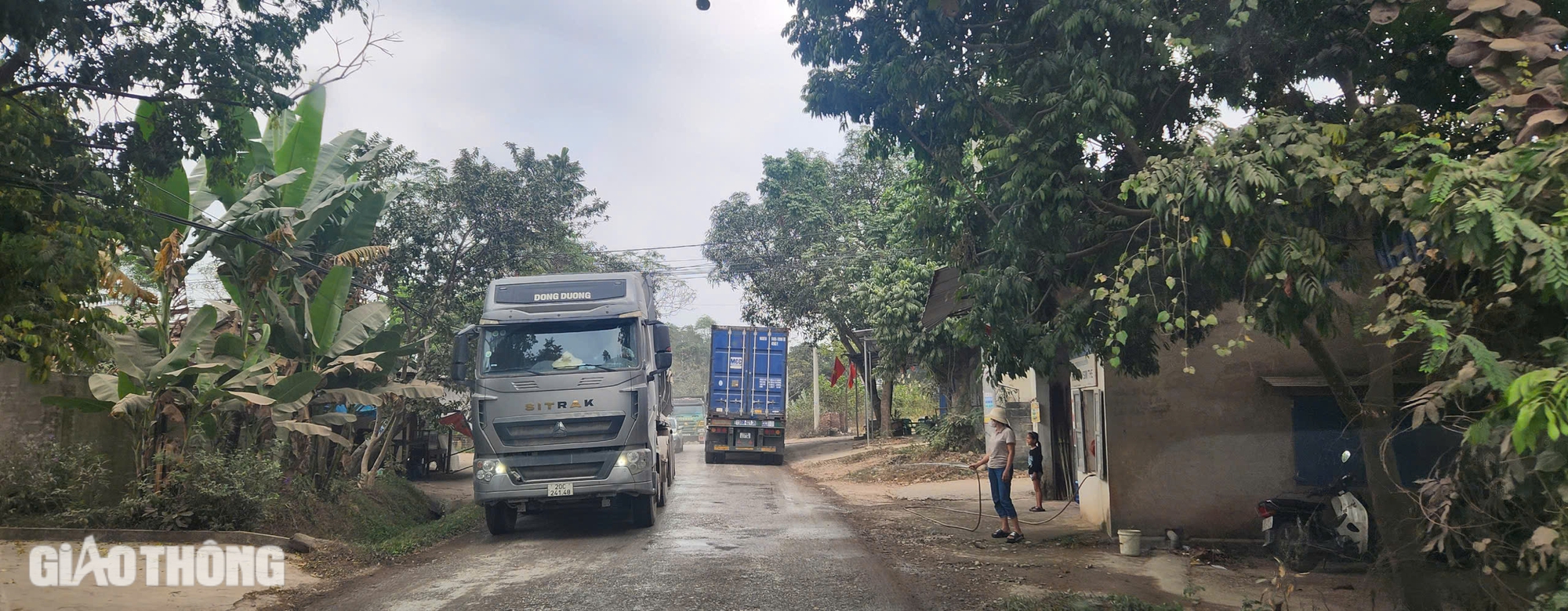 Người d&acirc;n khốn khổ lưu th&ocirc;ng tr&ecirc;n đường tỉnh 261 ở Th&aacute;i Nguy&ecirc;n- Ảnh 11.