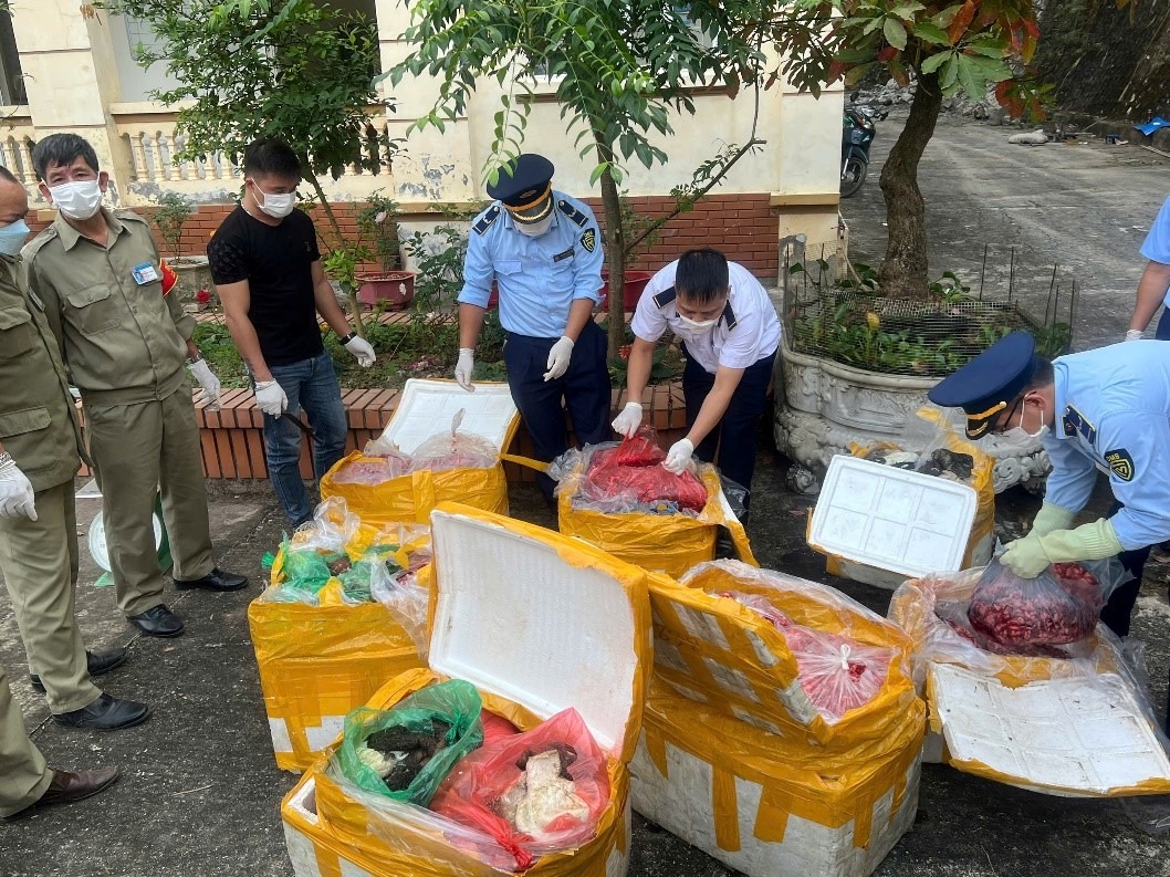 Si&ecirc;u lợi nhuận n&ecirc;n h&agrave;ng giả, vi phạm SHTT tăng cao, lực lượng QLTT cần li&ecirc;n ng&agrave;nh phối hợp- Ảnh 1.