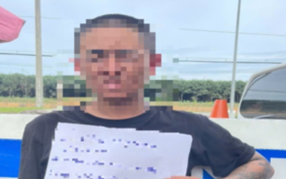 Xóa đường dây buôn bán 42kg ma túy, bắt giữ 3 đối tượng- Ảnh 4. Phát hiện tài xế ô tô tải không có giấy phép lái xe, dương tính với ma túy