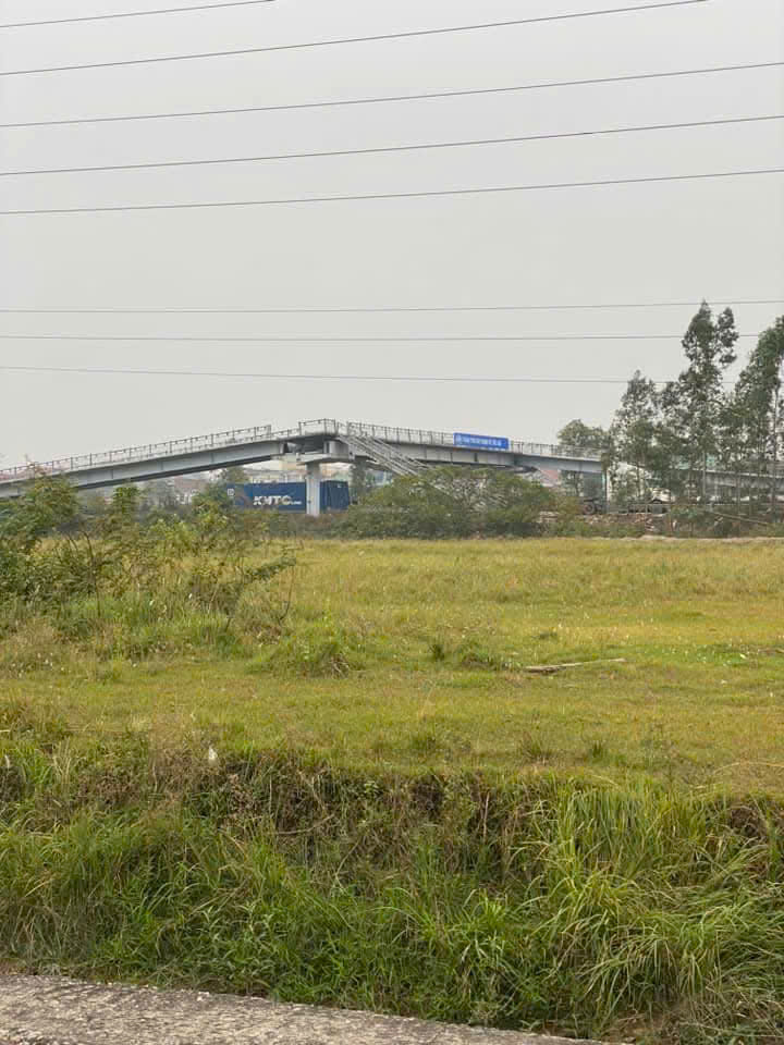 Bắc Ninh: Ph&acirc;n luồng xe lưu th&ocirc;ng qua QL18 mới sau vụ container đ&acirc;m hỏng cầu vượt- Ảnh 5.