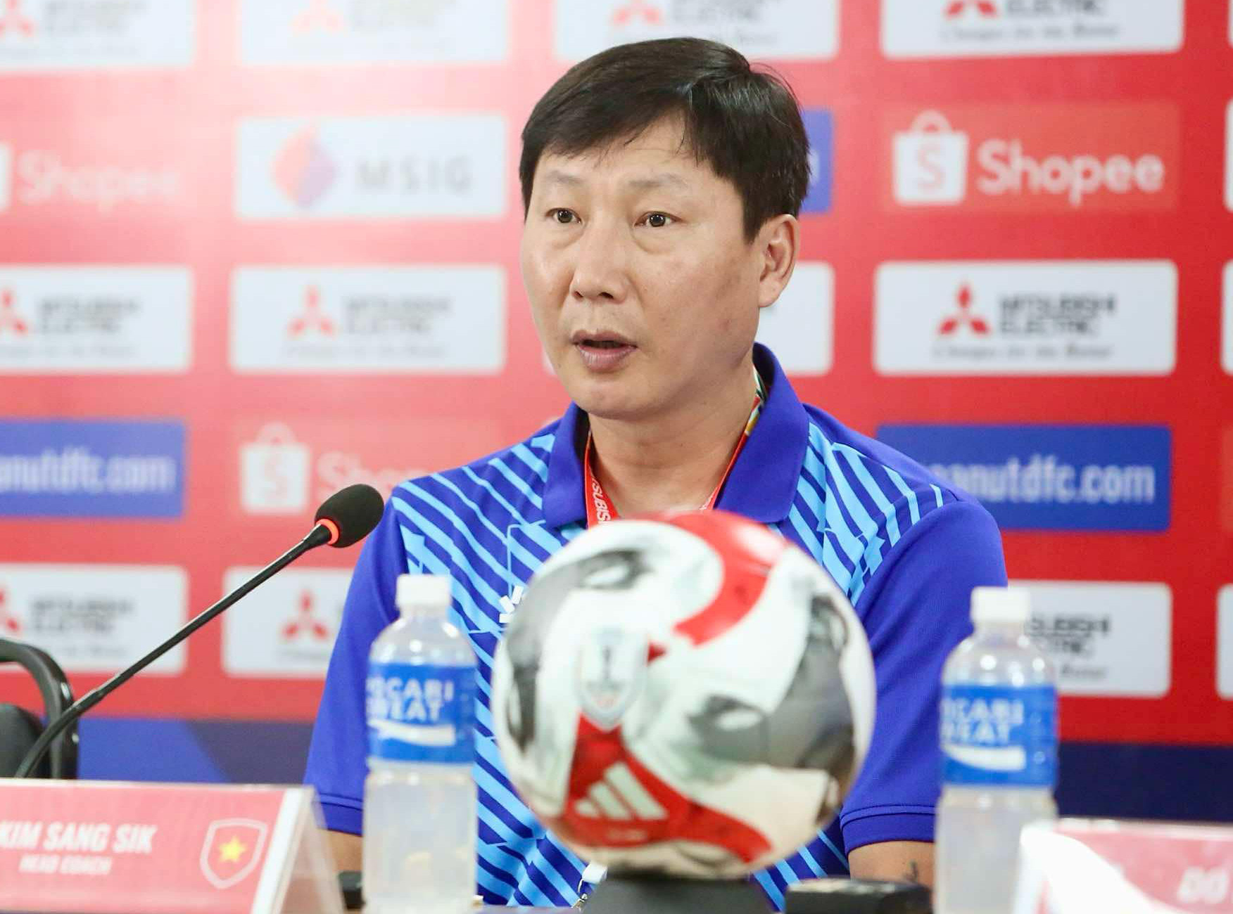 HLV Kim Sang-sik lo tuyển Việt Nam đi v&agrave;o &ldquo;vết xe đổ&rdquo; của Th&aacute;i Lan trước L&agrave;o- Ảnh 1.