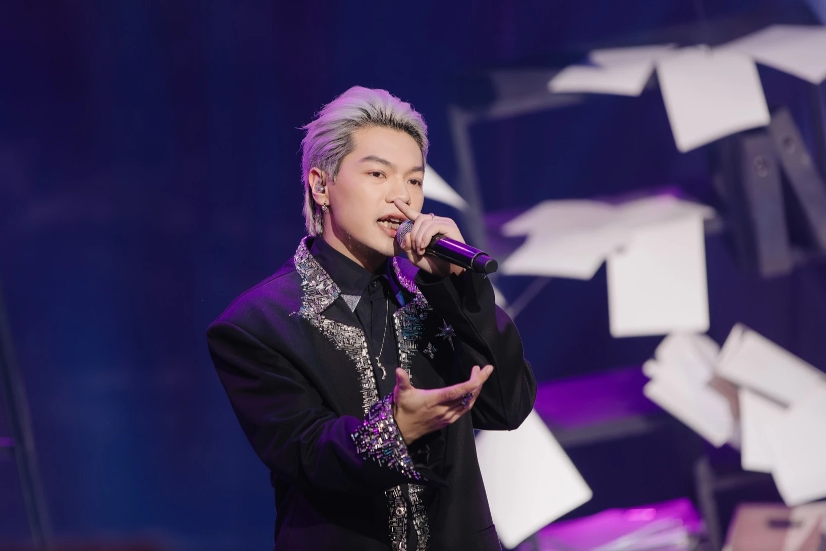 Rap Việt bị chỉ trích dàn dựng kịch bản, dọn đường cho bạn thân Hiếu Thứ Hai- Ảnh 5. Rap Việt bị chỉ trích dàn dựng kịch bản, dọn đường cho bạn thân Hiếu Thứ Hai- Ảnh 5.