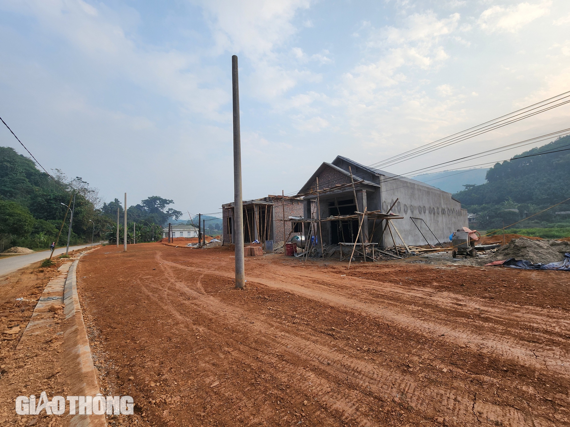 Tuy&ecirc;n Quang: L&yacute; do người d&acirc;n nhường đất l&agrave;m cao tốc chưa chịu t&aacute;i định cư- Ảnh 3.