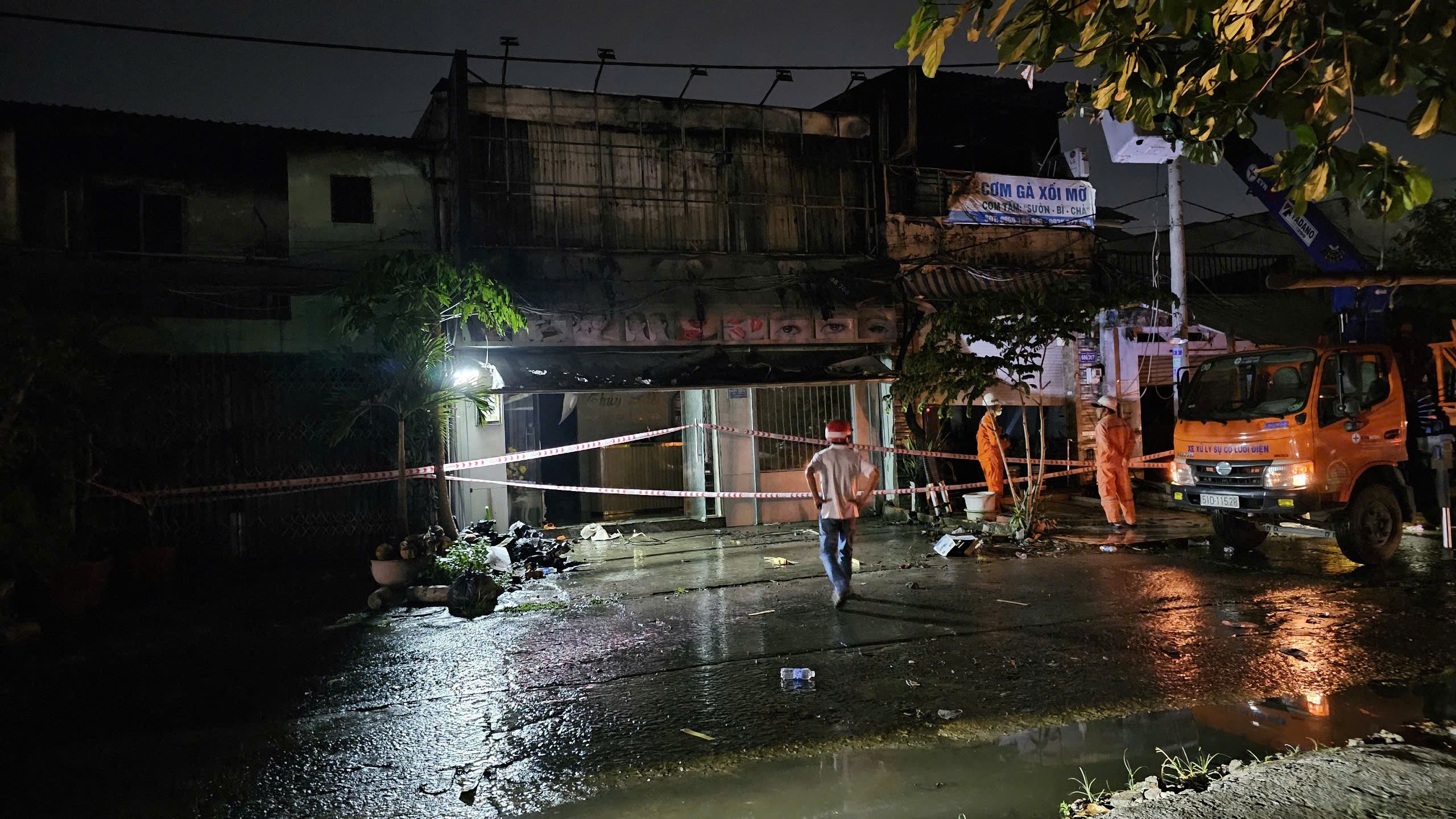 Ch&aacute;y tiệm spa ở B&igrave;nh T&acirc;n, nh&acirc;n vi&ecirc;n th&aacute;o chạy t&aacute;n loạn- Ảnh 2.