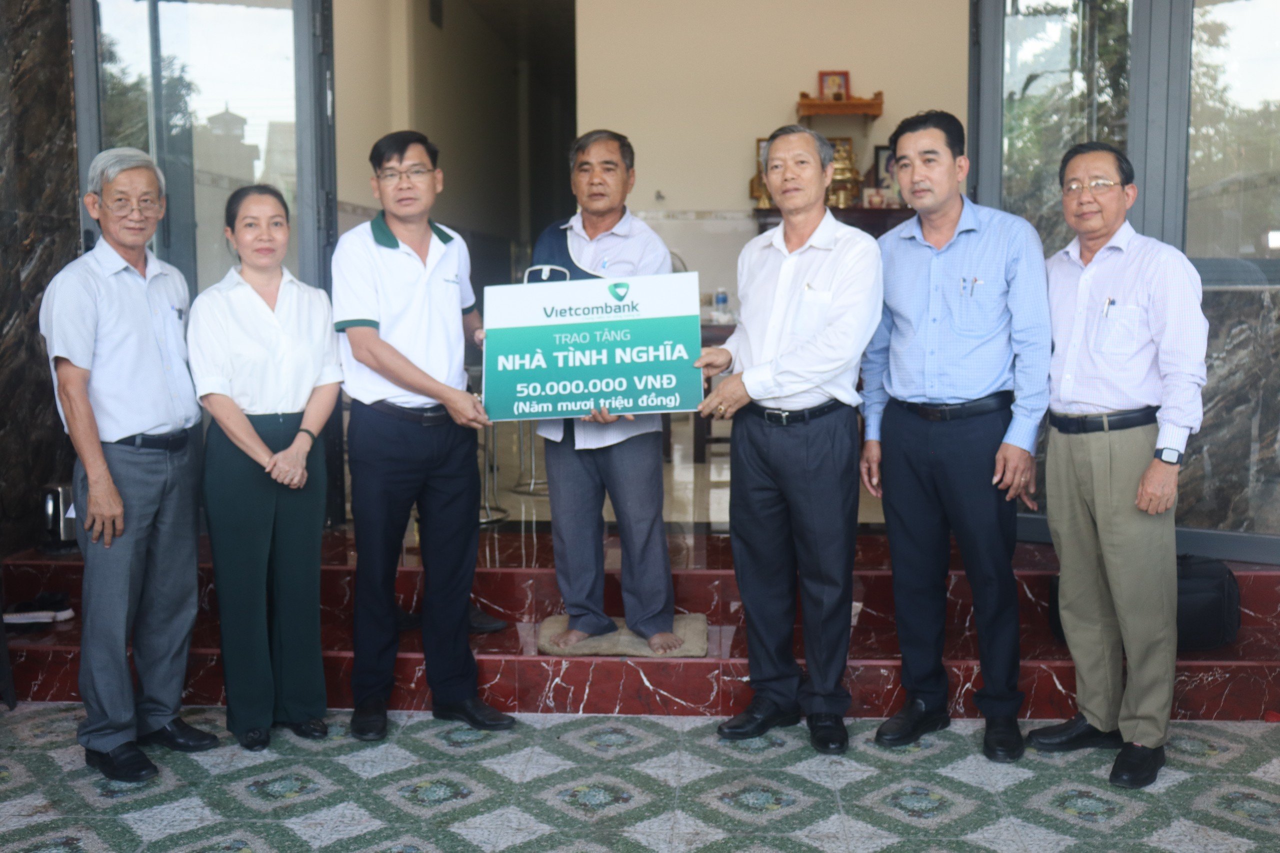 Vietcombank kh&aacute;nh th&agrave;nh nhiều ng&ocirc;i nh&agrave; tặng người ngh&egrave;o an cư đ&oacute;n Tết- Ảnh 6.