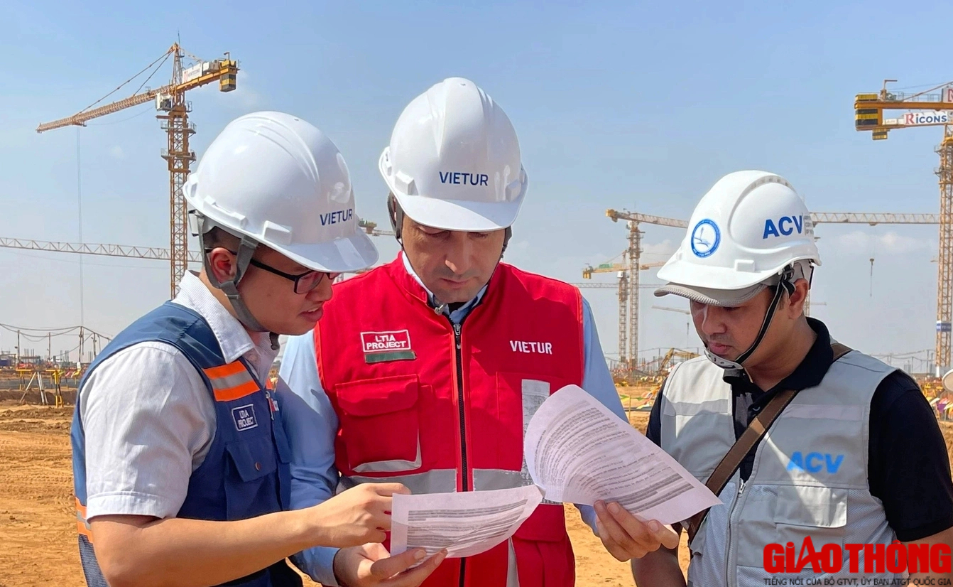 2.000 kỹ sư, c&ocirc;ng nh&acirc;n miệt m&agrave;i thi c&ocirc;ng nh&agrave; ga s&acirc;n bay Long Th&agrave;nh những ng&agrave;y gi&aacute;p Tết- Ảnh 14.