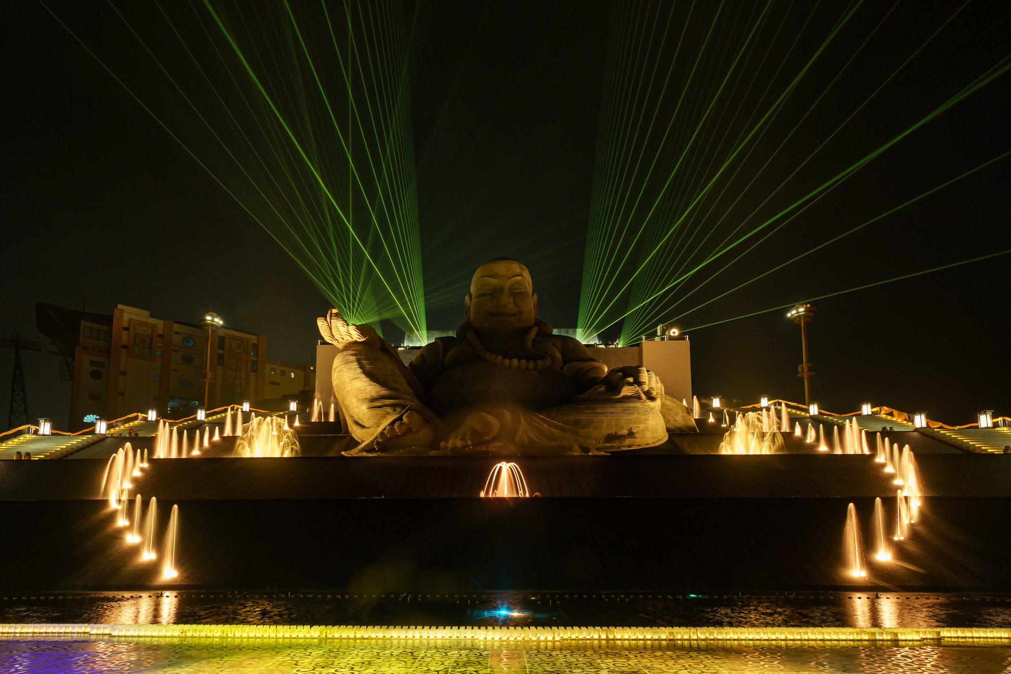 Chi&ecirc;m b&aacute;i tượng Phật Di Lặc gh&eacute;p từ 6.688 phiến đ&aacute; sa thạch ở T&acirc;y Ninh- Ảnh 8.