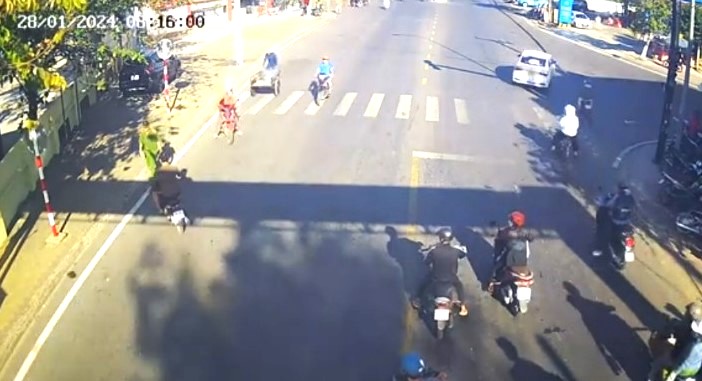 Bắt đối tượng ph&ecirc; ma t&uacute;y, đi xe m&aacute;y t&ocirc;ng trọng thương đại &uacute;y c&ocirc;ng an ở B&igrave;nh Thuận- Ảnh 1.