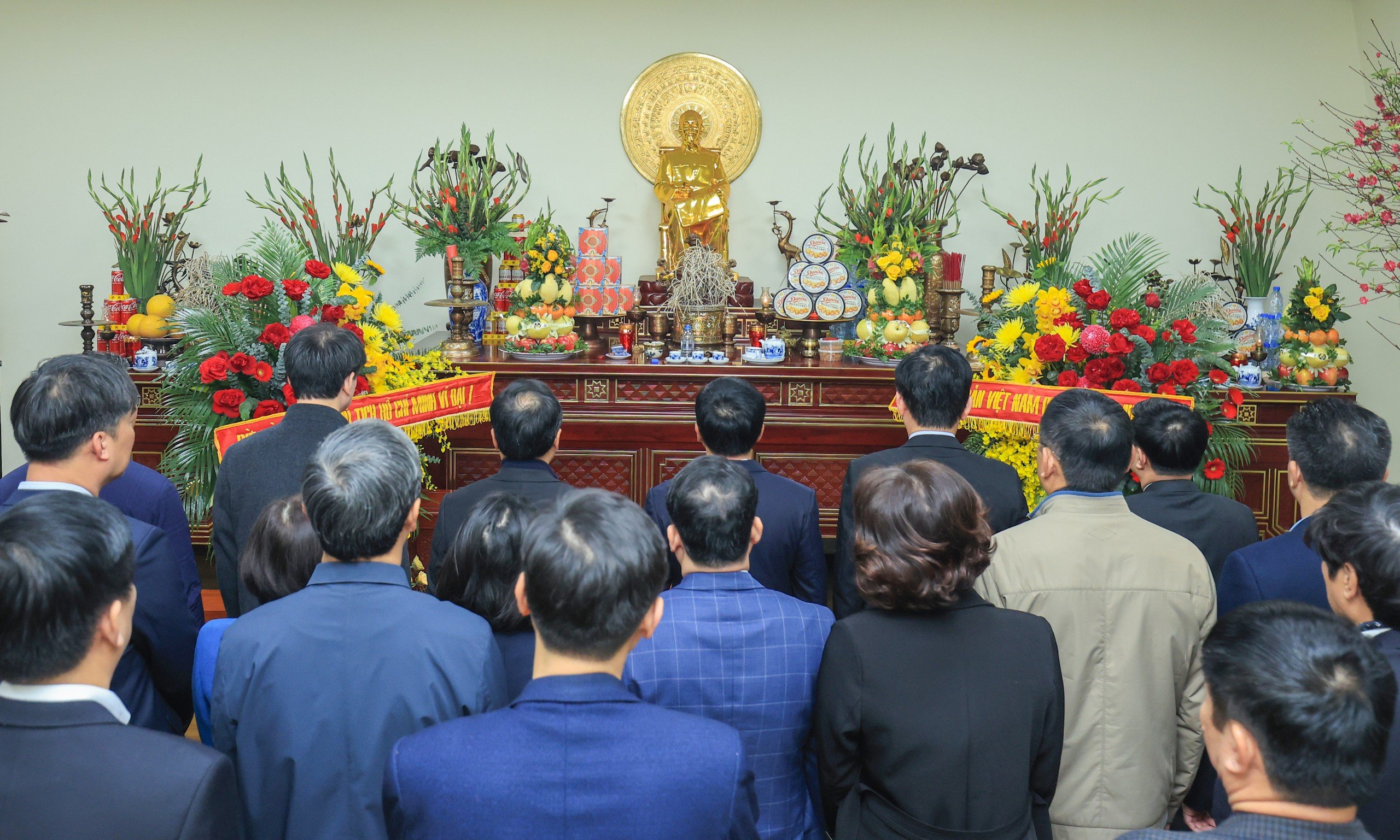 L&atilde;nh đạo Bộ GTVT d&acirc;ng hương Chủ tịch Hồ Ch&iacute; Minh nh&acirc;n ng&agrave;y th&agrave;nh lập Đảng- Ảnh 5.