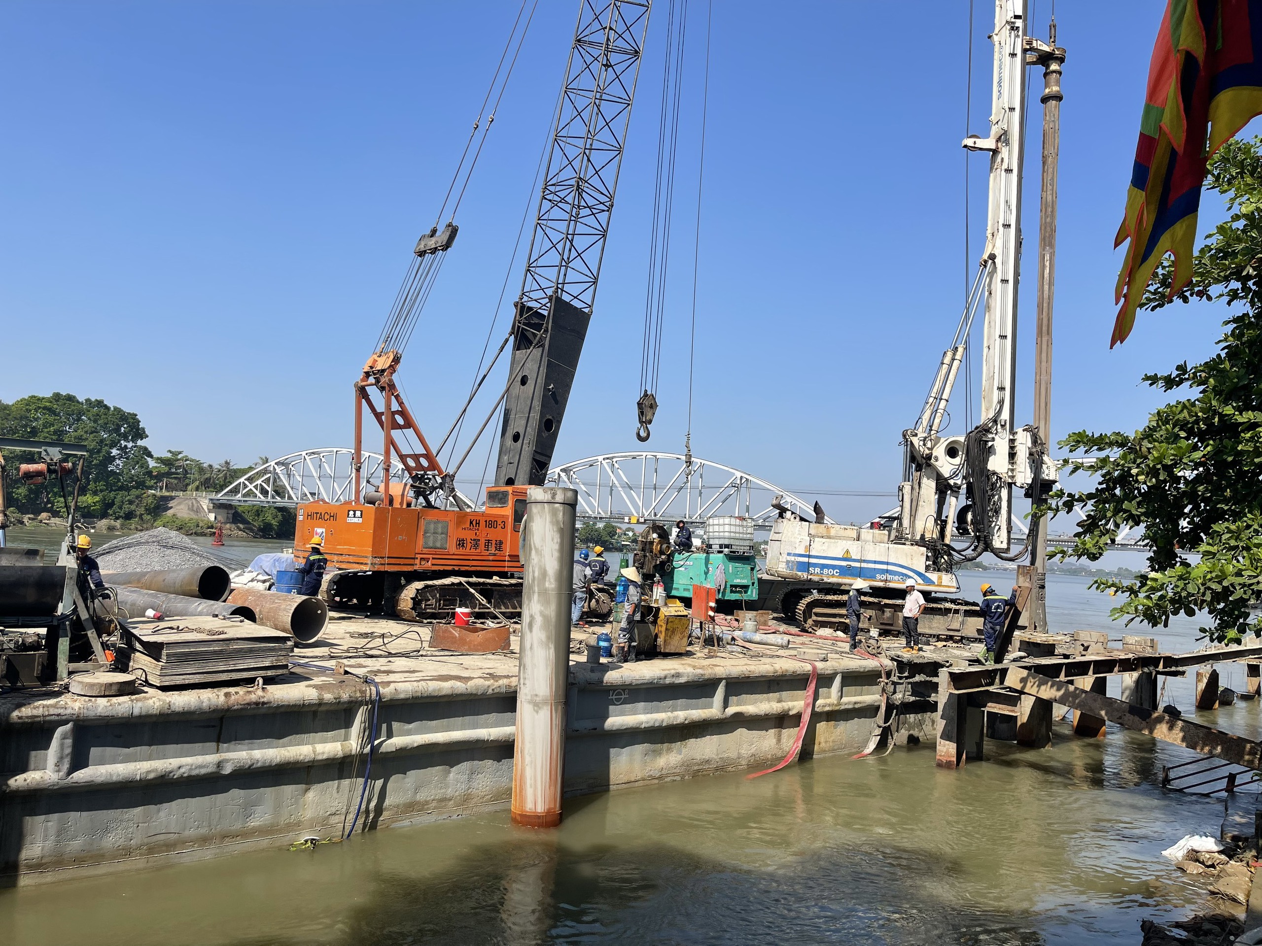 Kh&ocirc;ng để thi c&ocirc;ng k&egrave; s&ocirc;ng ảnh hưởng đến lễ hội Ch&ugrave;a &Ocirc;ng trong th&aacute;ng Gi&ecirc;ng- Ảnh 1.