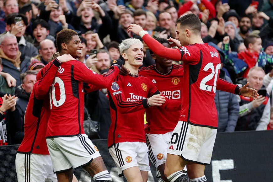 Loạt CLB ch&acirc;u &Acirc;u ch&uacute;c mừng năm mới người h&acirc;m mộ Việt Nam- Ảnh 1.