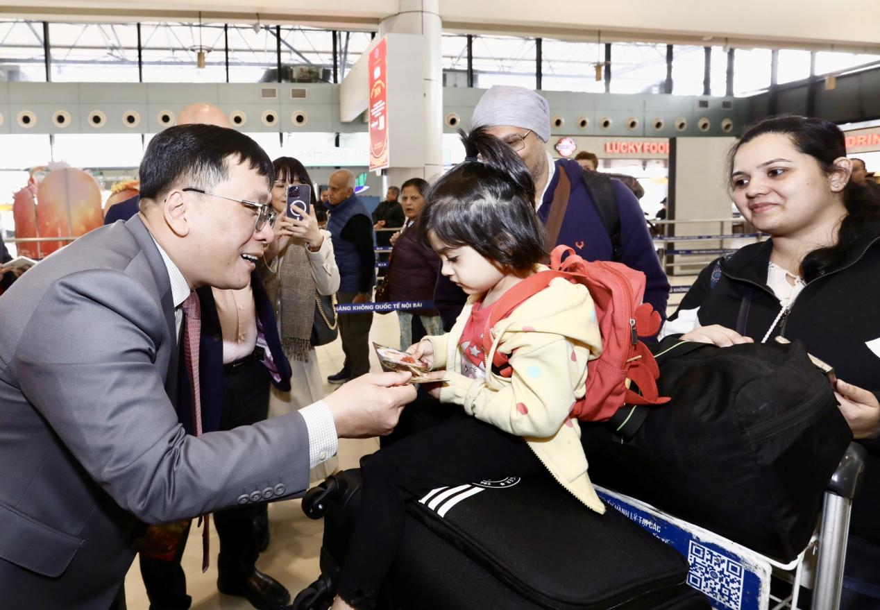 Xuất hành ngày mùng 1 Tết Giáp Thìn, Vietjet lì xì may mắn cho khách hàng- Ảnh 1. A1