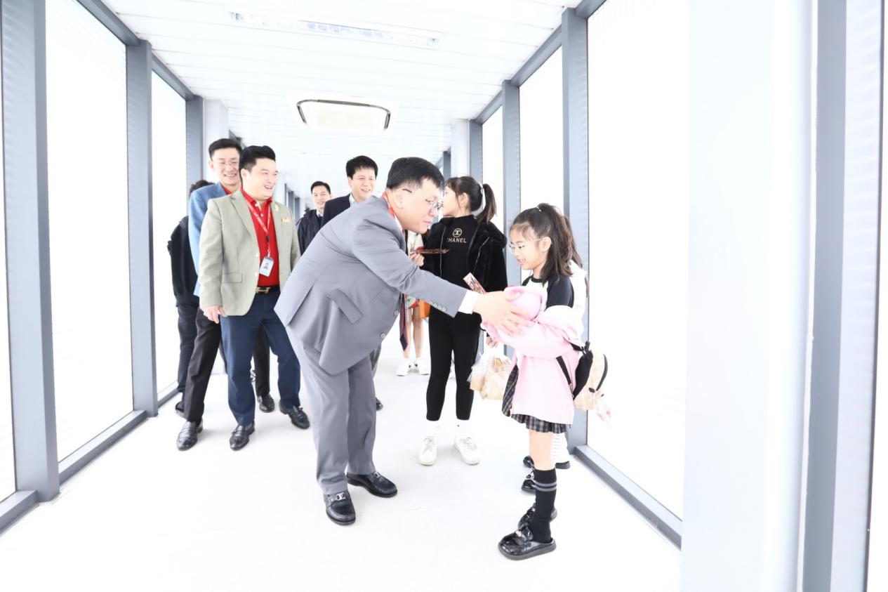 Xuất hành ngày mùng 1 Tết Giáp Thìn, Vietjet lì xì may mắn cho khách hàng- Ảnh 2. viber_image_2024-02-10_12-32-26-951