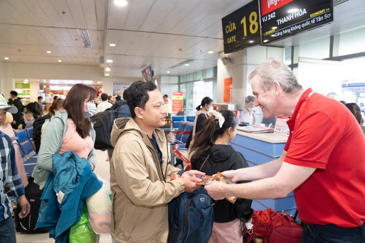 Xuất hành ngày mùng 1 Tết Giáp Thìn, Vietjet lì xì may mắn cho khách hàng- Ảnh 6. viber_image_2024-02-10_12-32-31-065