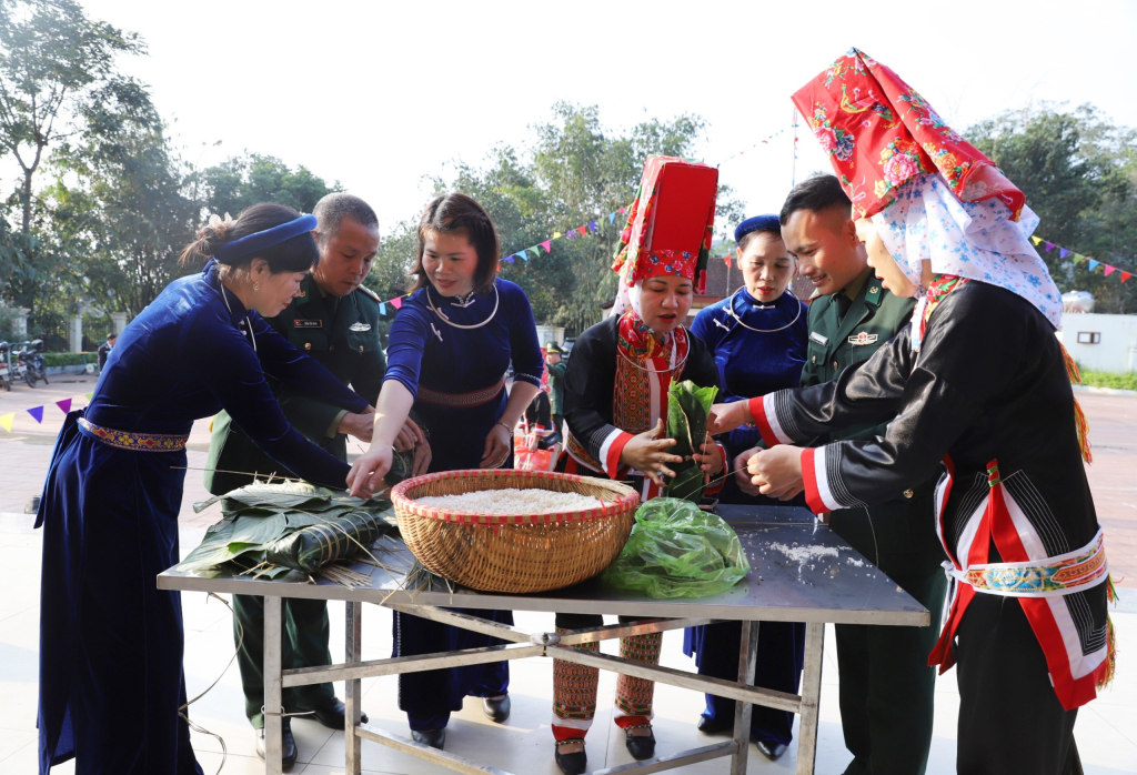 L&iacute;nh bi&ecirc;n ph&ograve;ng xuy&ecirc;n Tết bảo vệ bi&ecirc;n cương - Ảnh 3.