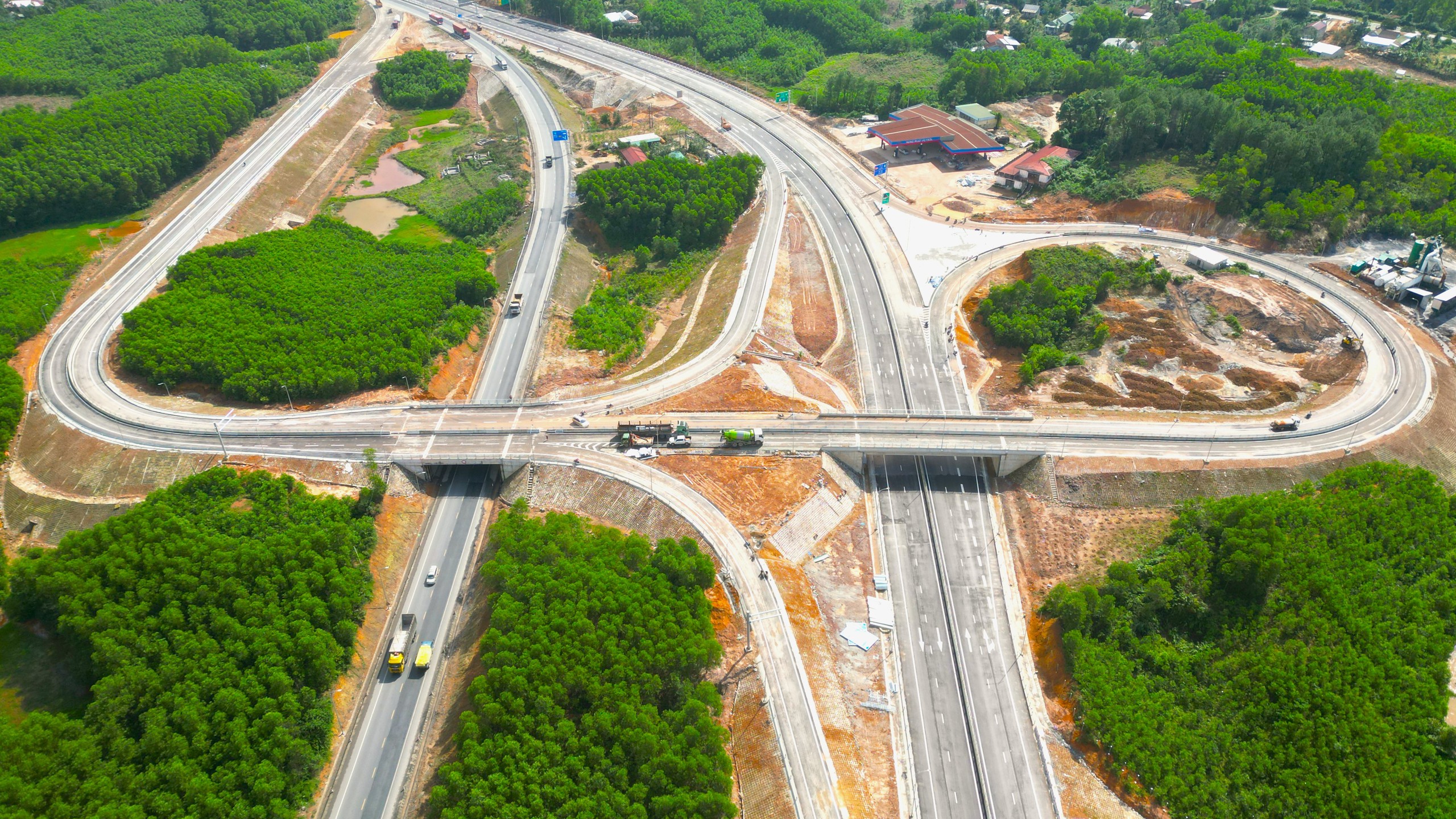 Điểm tựa từ kinh nghiệm vượt &ldquo;cơn gi&oacute; ngược&rdquo;- Ảnh 3.