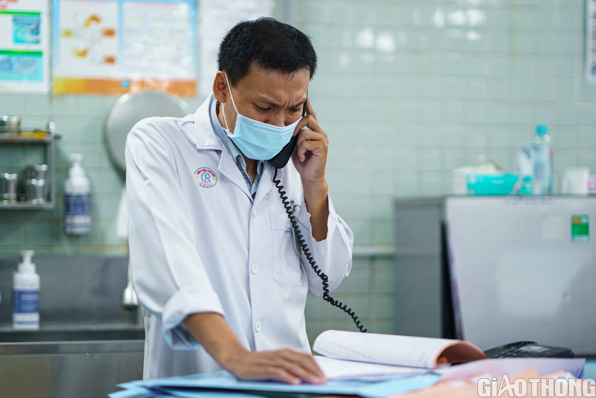 Xuyên đêm mùng 2 Tết cấp cứu nhiều ca tai nạn giao thông tại Bệnh viện Chợ Rẫy- Ảnh 5. Xuyên đêm mùng 2 Tết cấp cứu nhiều ca tai nạn giao thông tại Bệnh viện Chợ Rẫy- Ảnh 5.