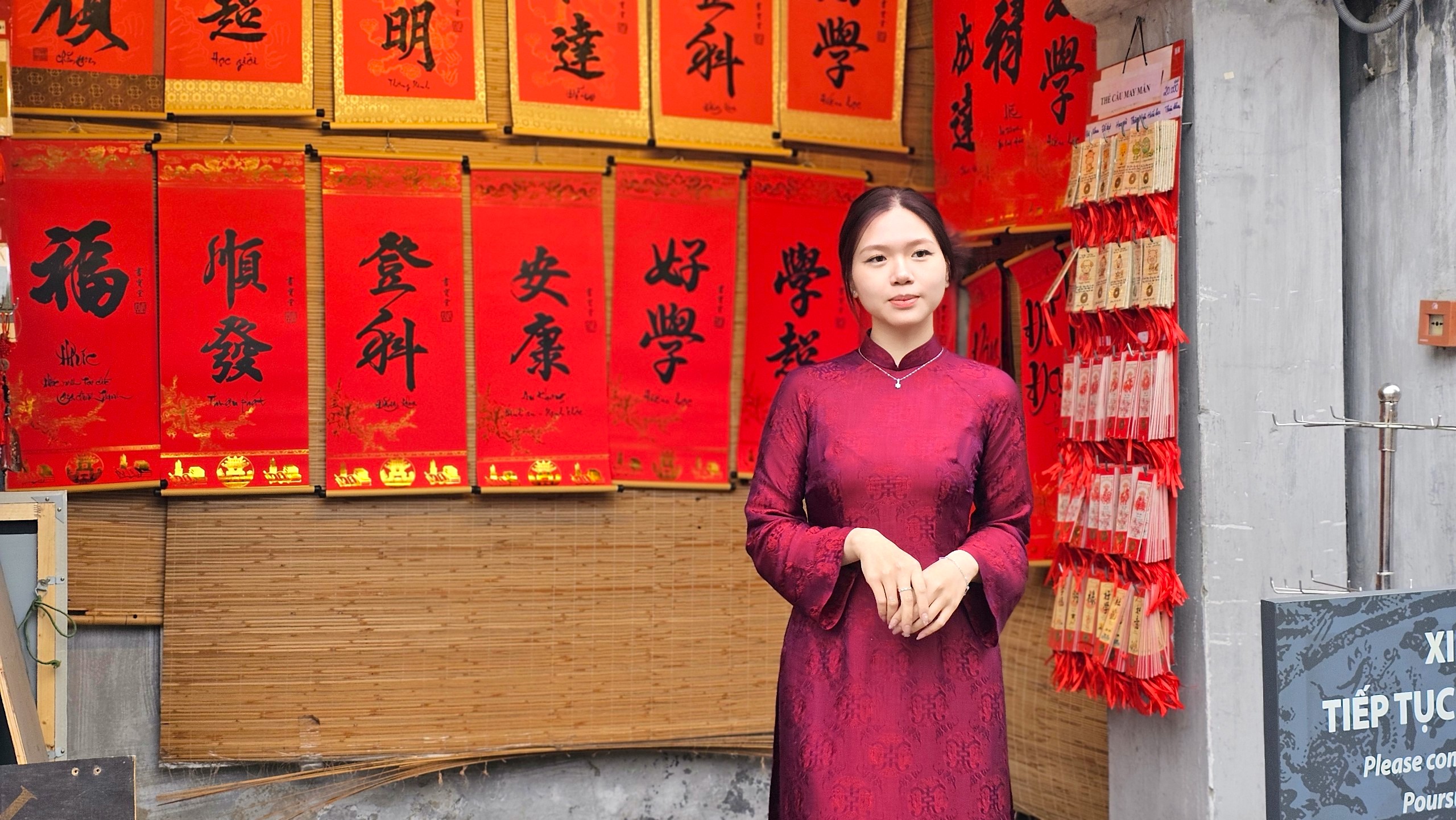 Người d&acirc;n xếp h&agrave;ng cả giờ chờ v&agrave;o Văn Miếu - Quốc Tử Gi&aacute;m- Ảnh 10.