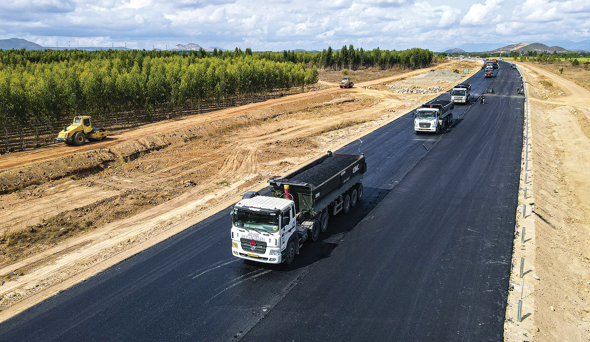 Chỉ tiến kh&ocirc;ng l&ugrave;i, thần tốc l&agrave;m cao tốc- Ảnh 1.