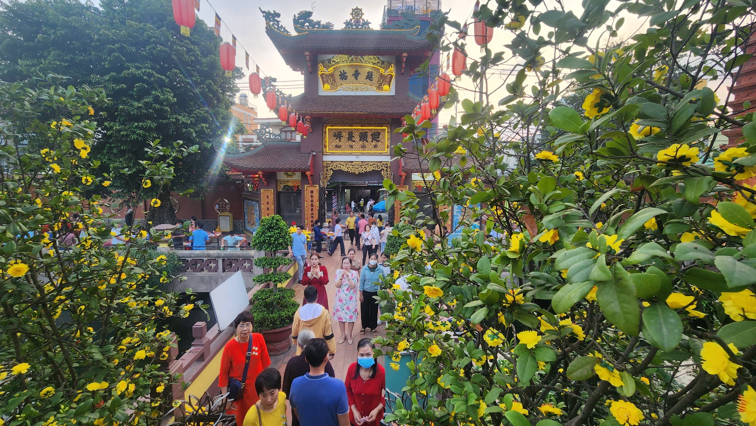 C&aacute;c khu vui chơi ở TP.HCM tấp nập kh&aacute;ch du xu&acirc;n- Ảnh 3.